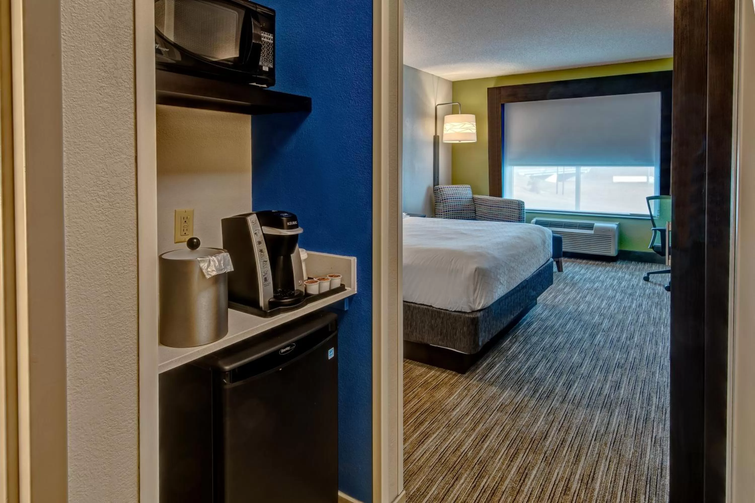 Photo of the whole room, Bed in Holiday Inn Express Hotel & Suites Jackson Northeast by IHG