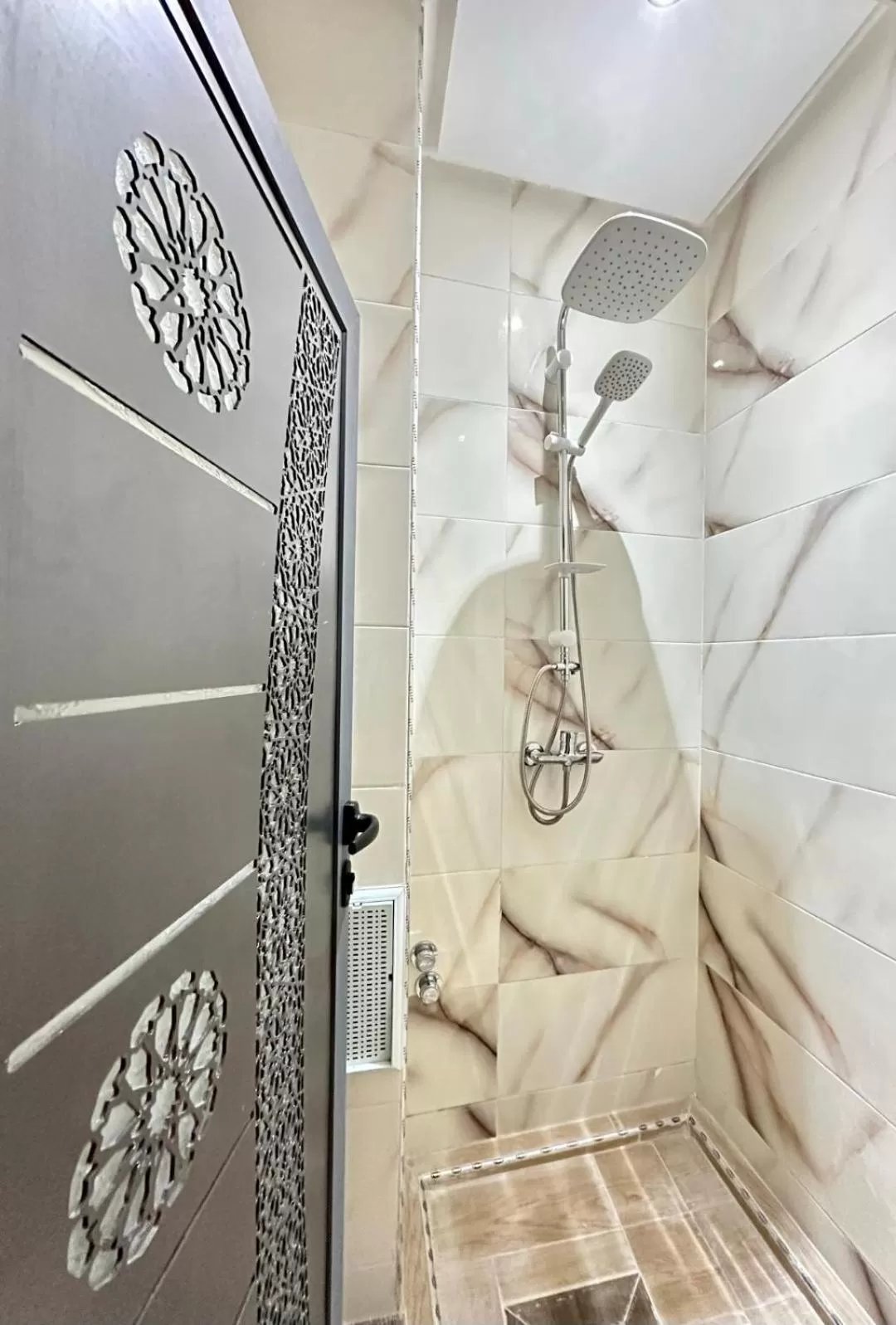 Bathroom in Hôtel Restaurant Zaghro