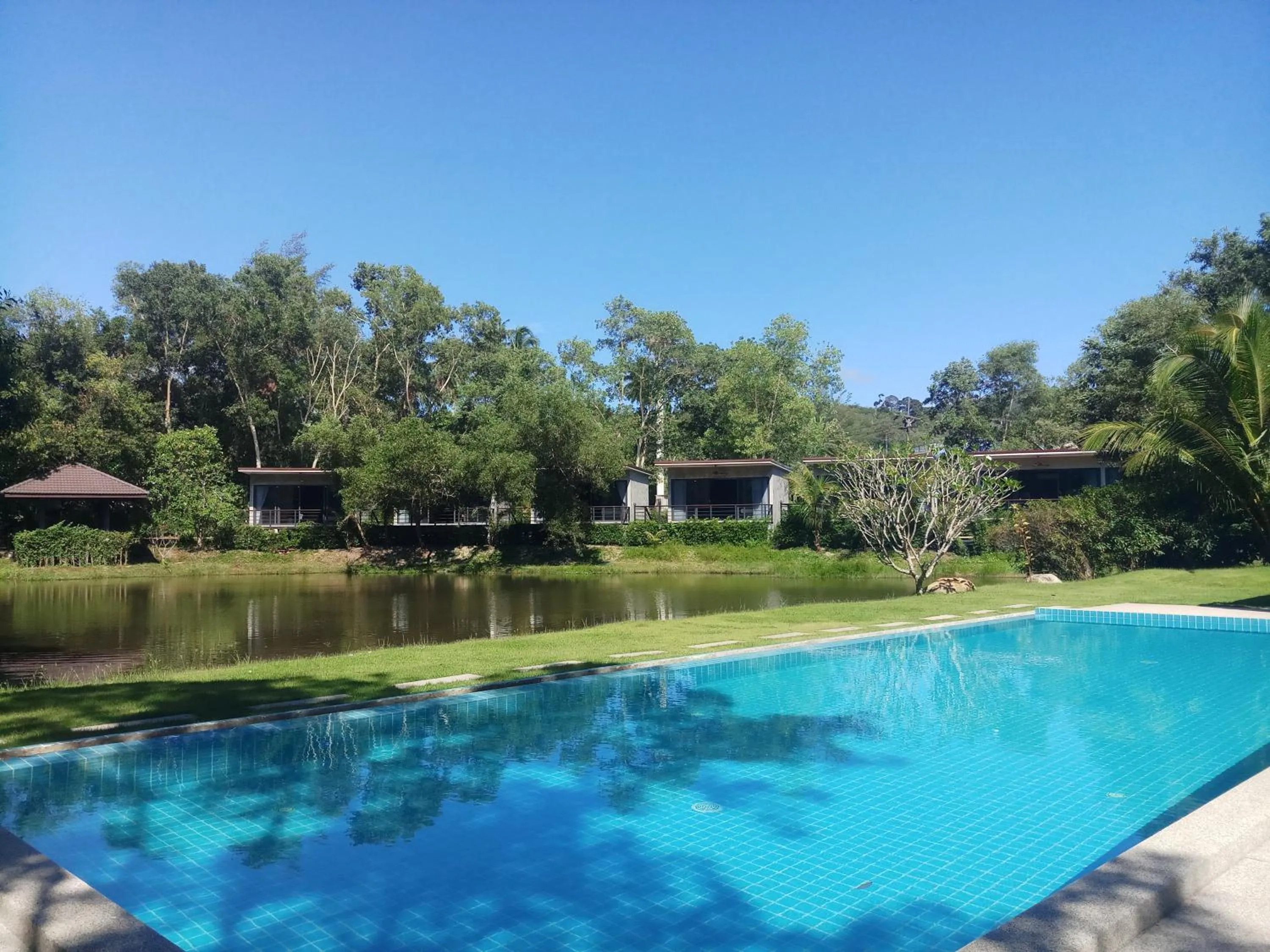 Swimming pool in The Touch Green Naiyang Hotel & Fitness