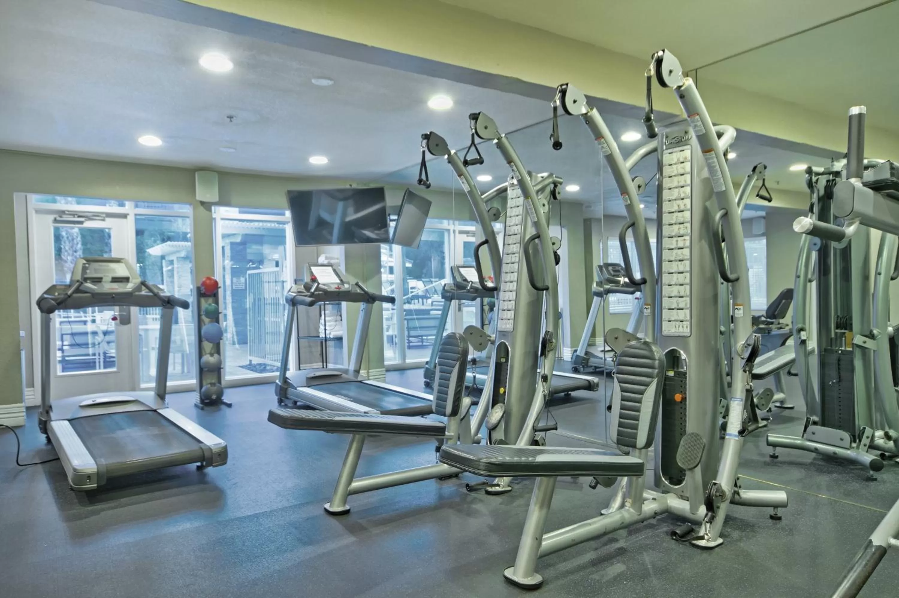 Fitness centre/facilities in Desert Rose Resort