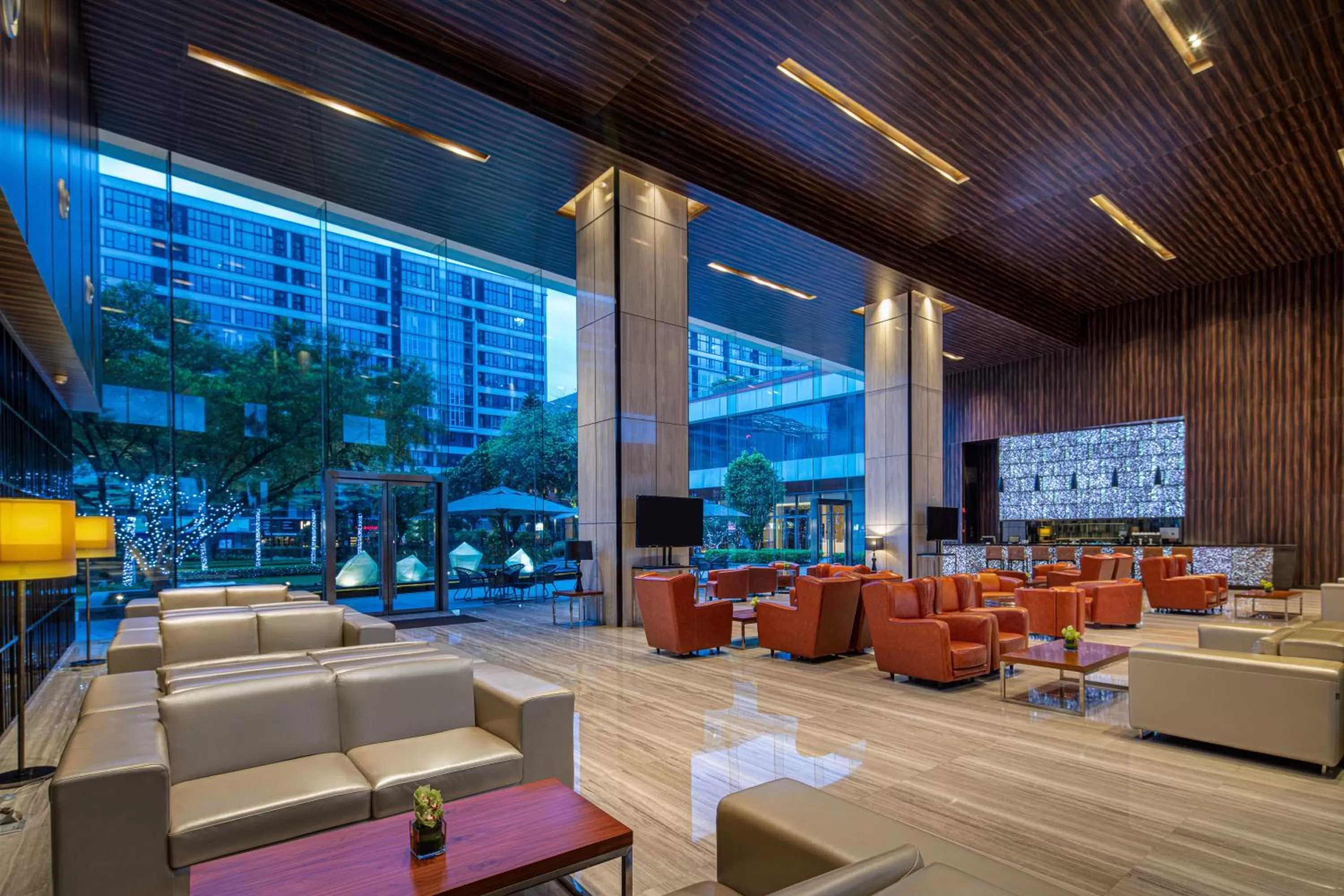 Lounge or bar in Crowne Plaza Guangzhou Huadu by IHG - Free Shuttle bus between hotel to Exhibition Center During Canton Fair