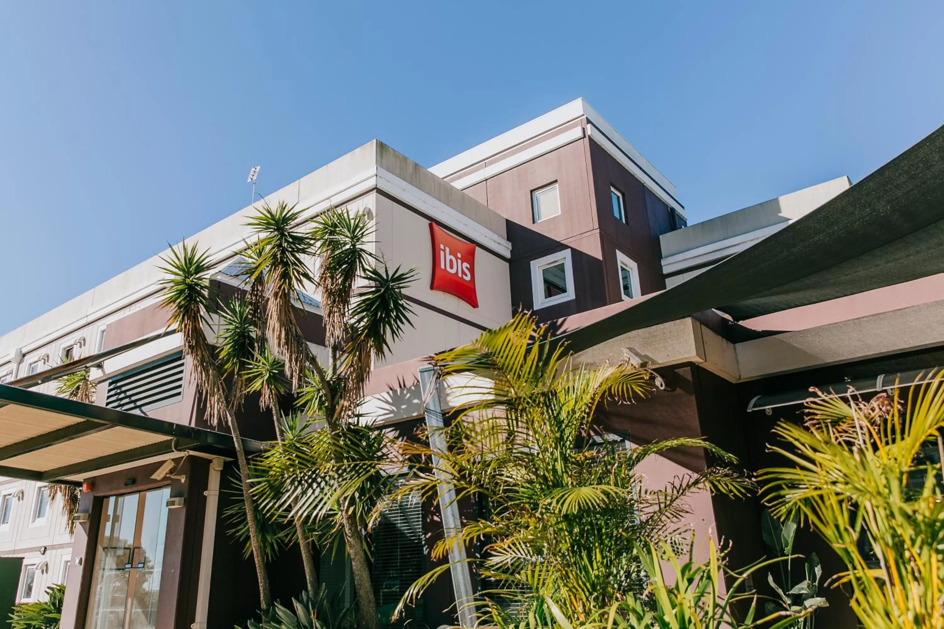 Facade/entrance in ibis Newcastle