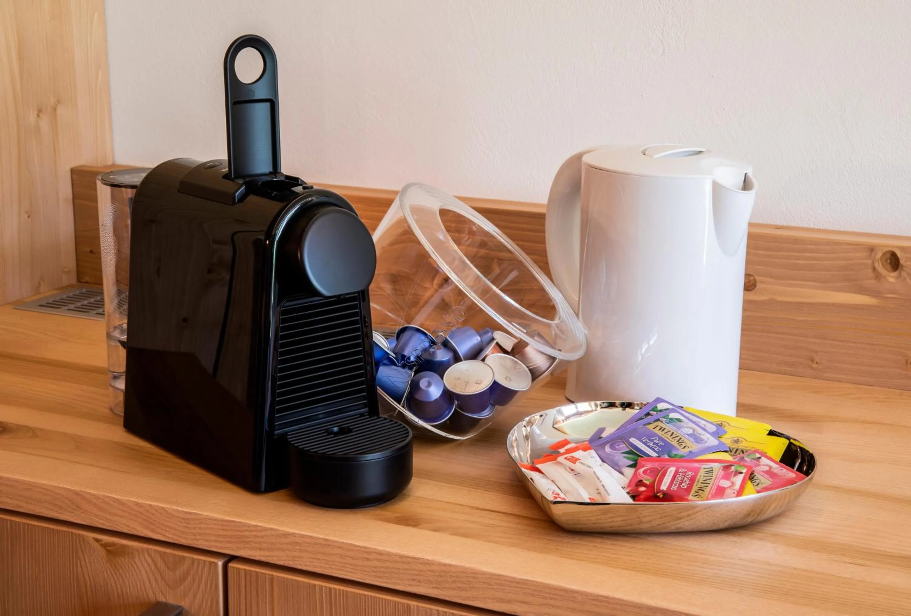 Coffee/tea facilities in Hotel Hemizeus & Iremia Spa