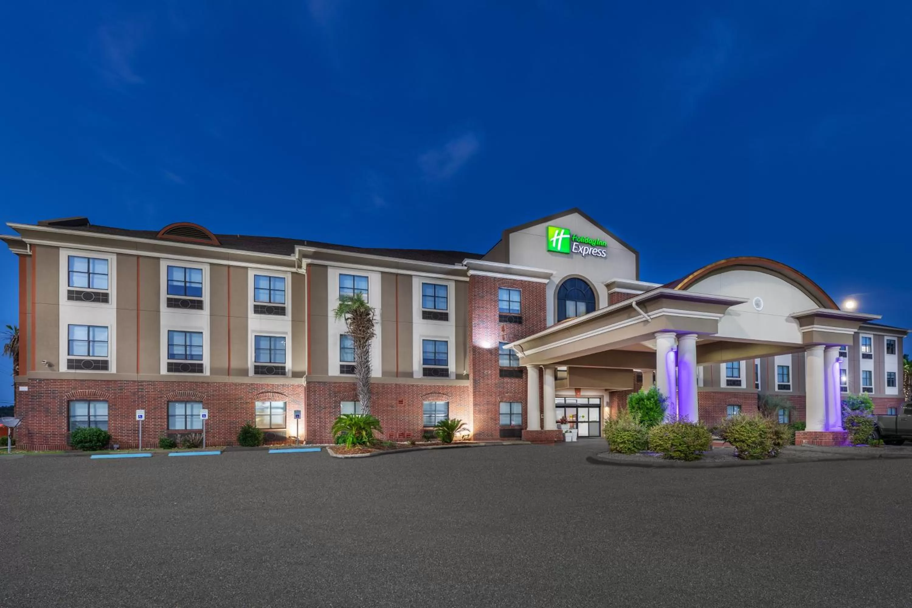 Property building in Holiday Inn Express Hotel & Suites Vidor South by IHG