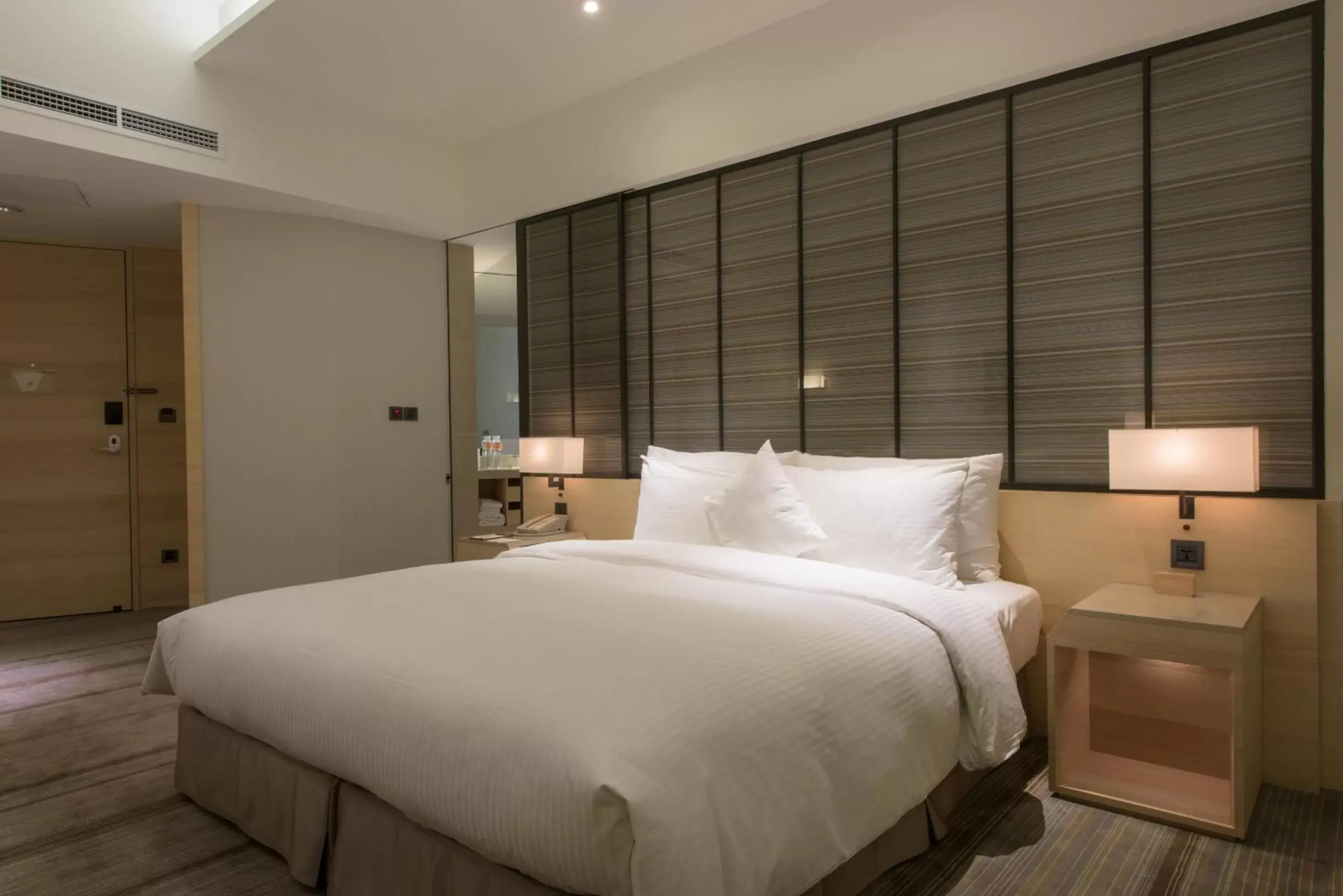 Comfort King Room - No Window in Hotel COZZI Zhongshan Kaohsiung Comfort King Room - No Window in Hotel COZZI Zhongshan Kaohsiung