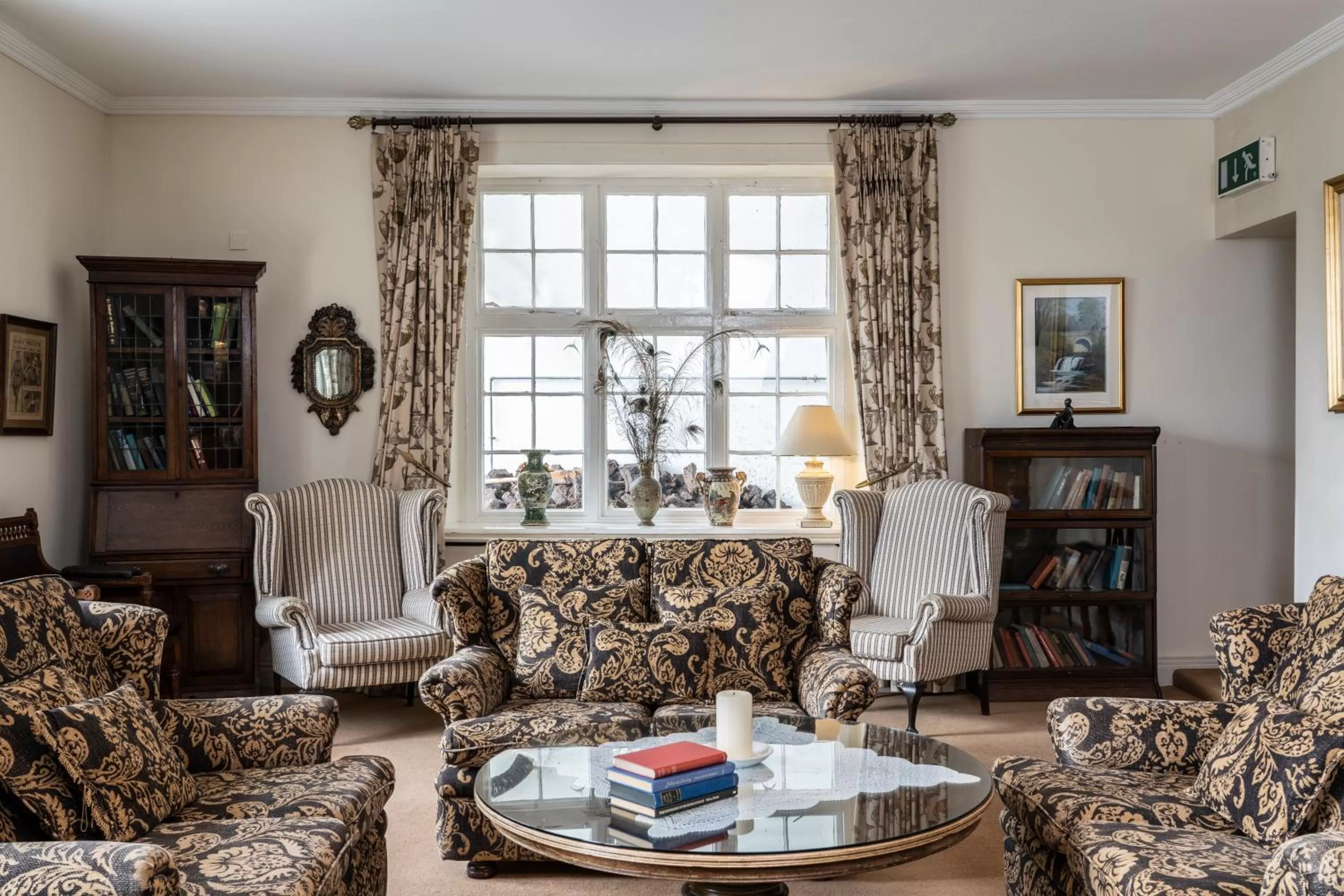 Lounge or bar in Abbeyglen Castle Hotel