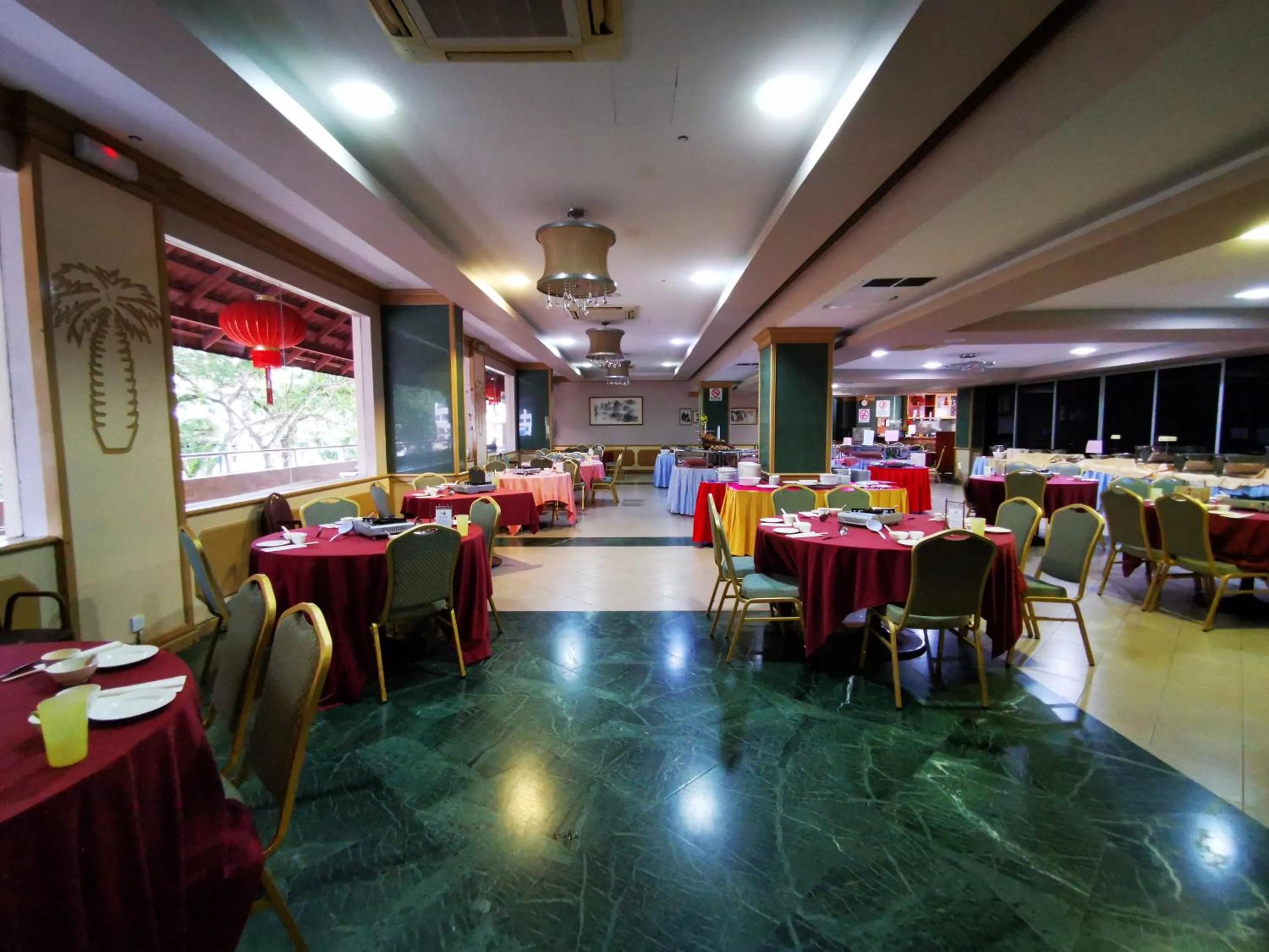 Restaurant/places to eat in Hotel Sandakan