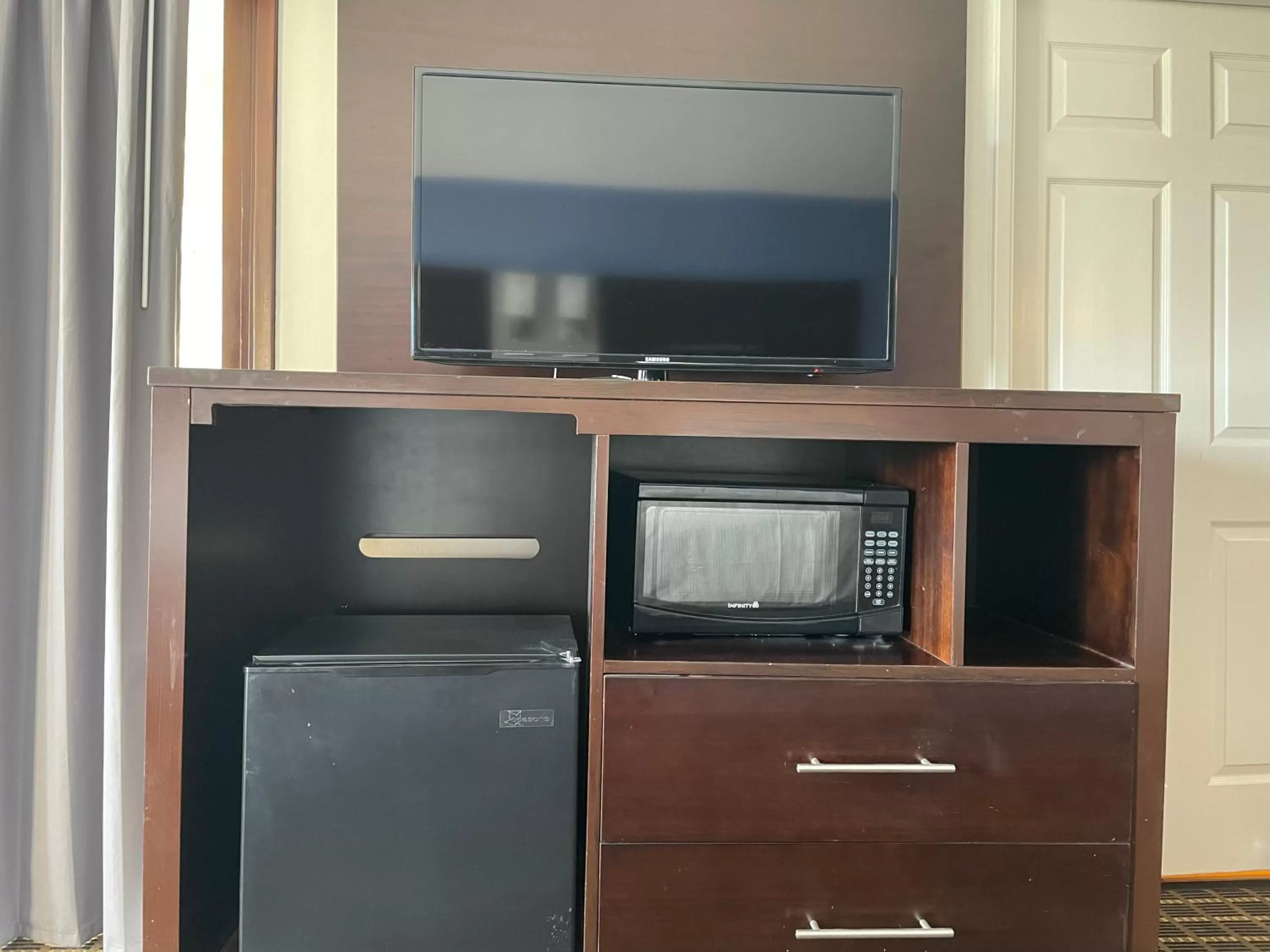 TV and multimedia in Hotel Solares