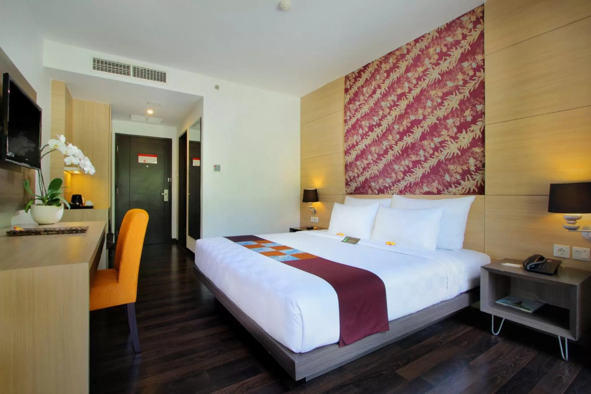 Bed in b Hotel Bali & Spa