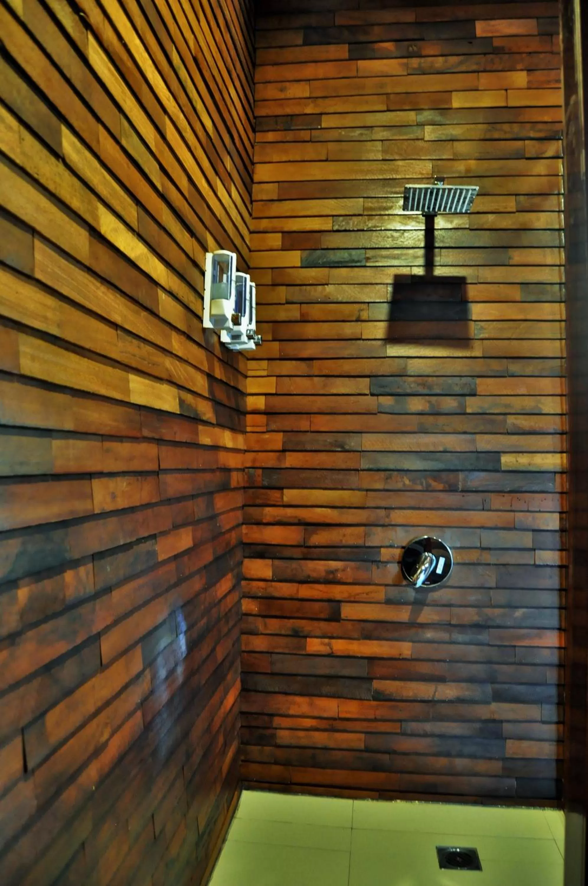 Shower in Ocean Terrace Suite And Spa Luxury