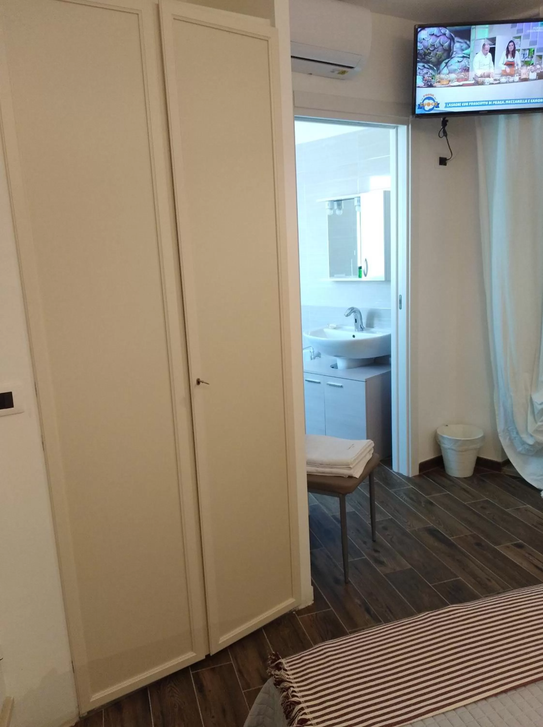 Photo of the whole room in DomuS al Corso B&B