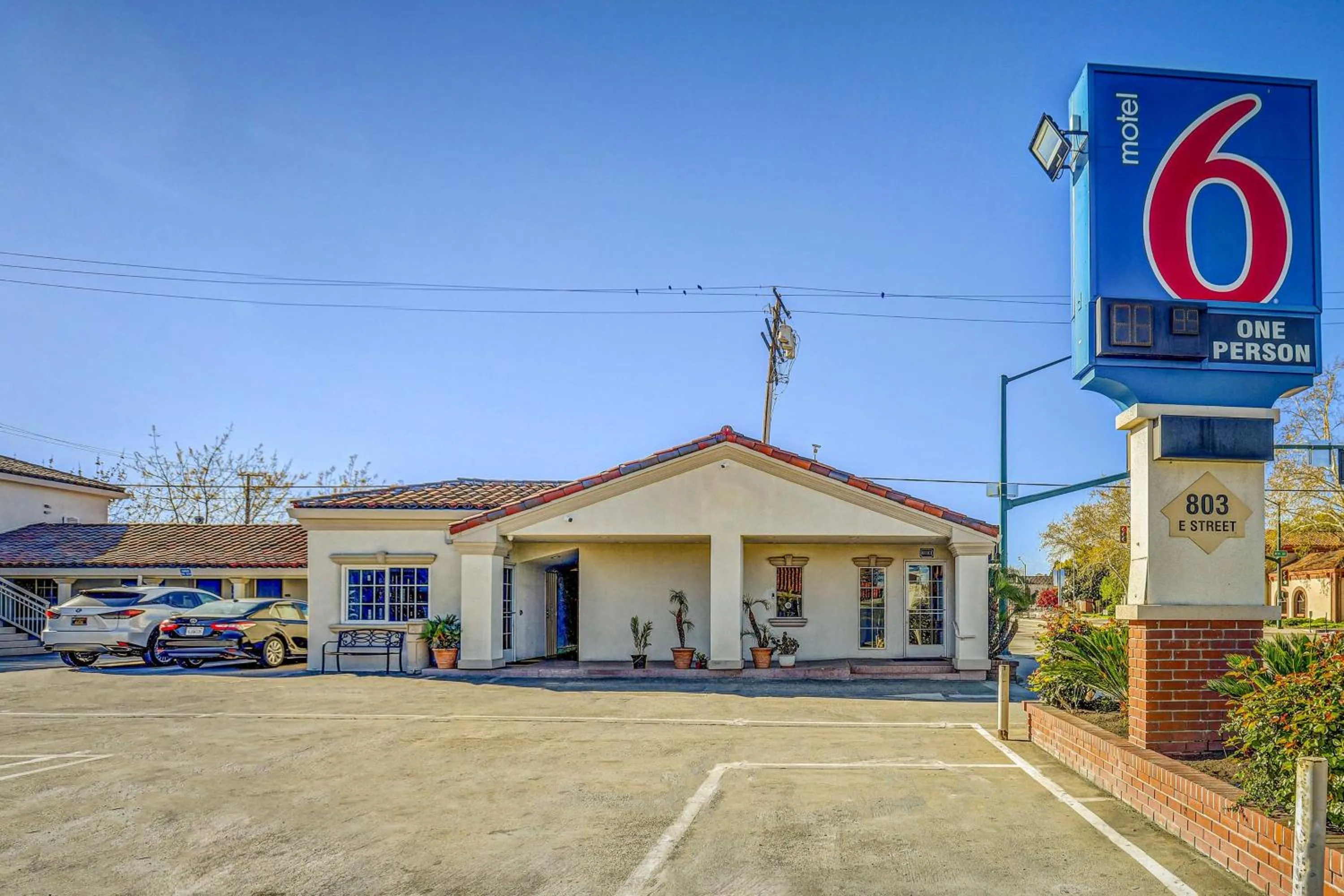 Property building in Motel 6-Marysville, CA