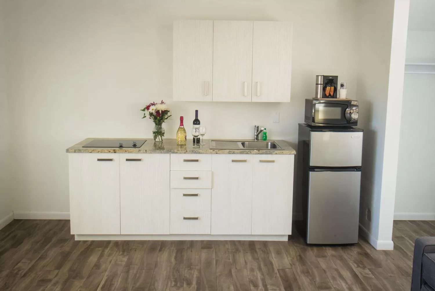 Kitchen or kitchenette in Regency Inn & Suites Sarasota