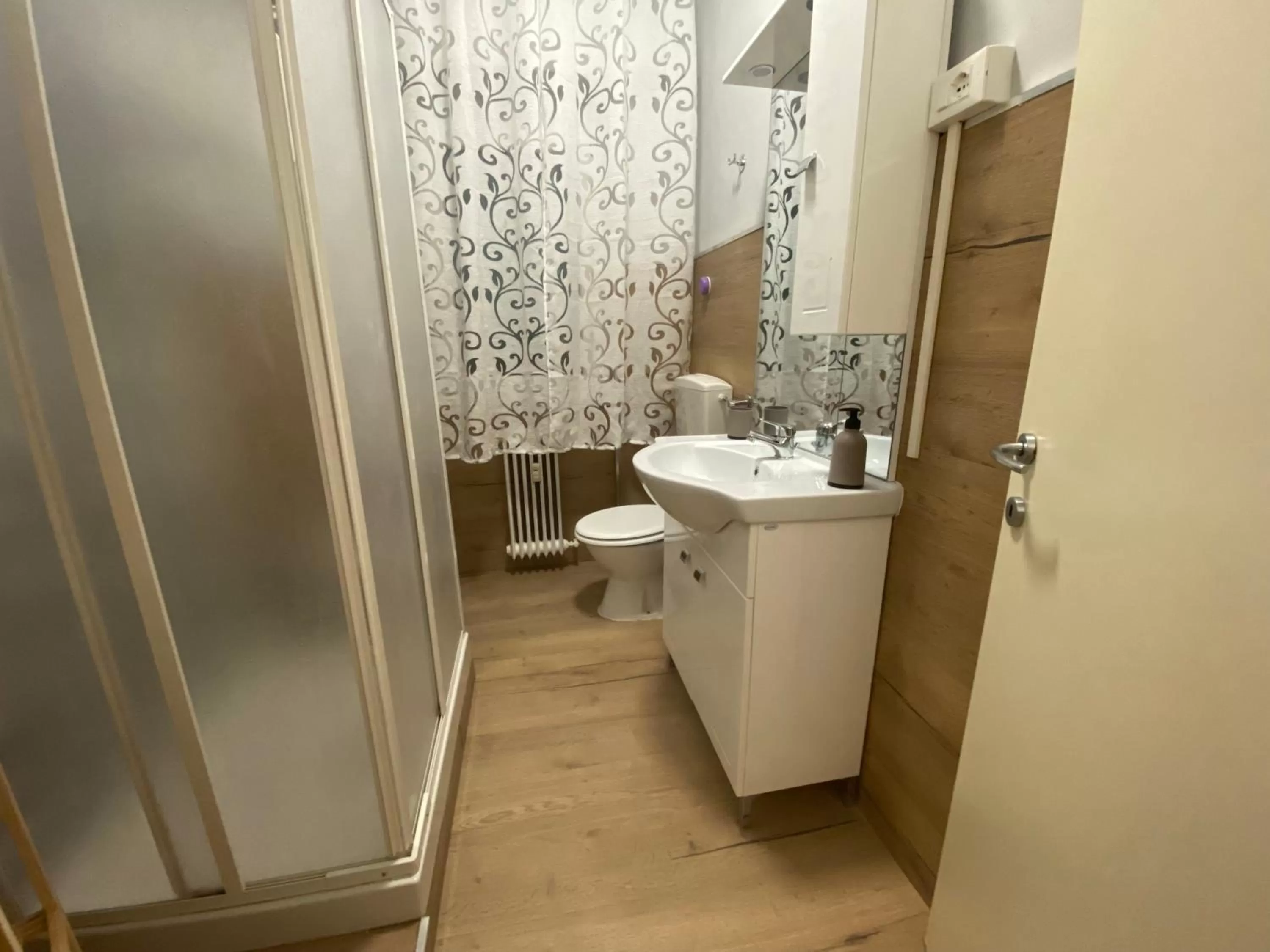 Shower, Bathroom in B&B Alpaca Biella