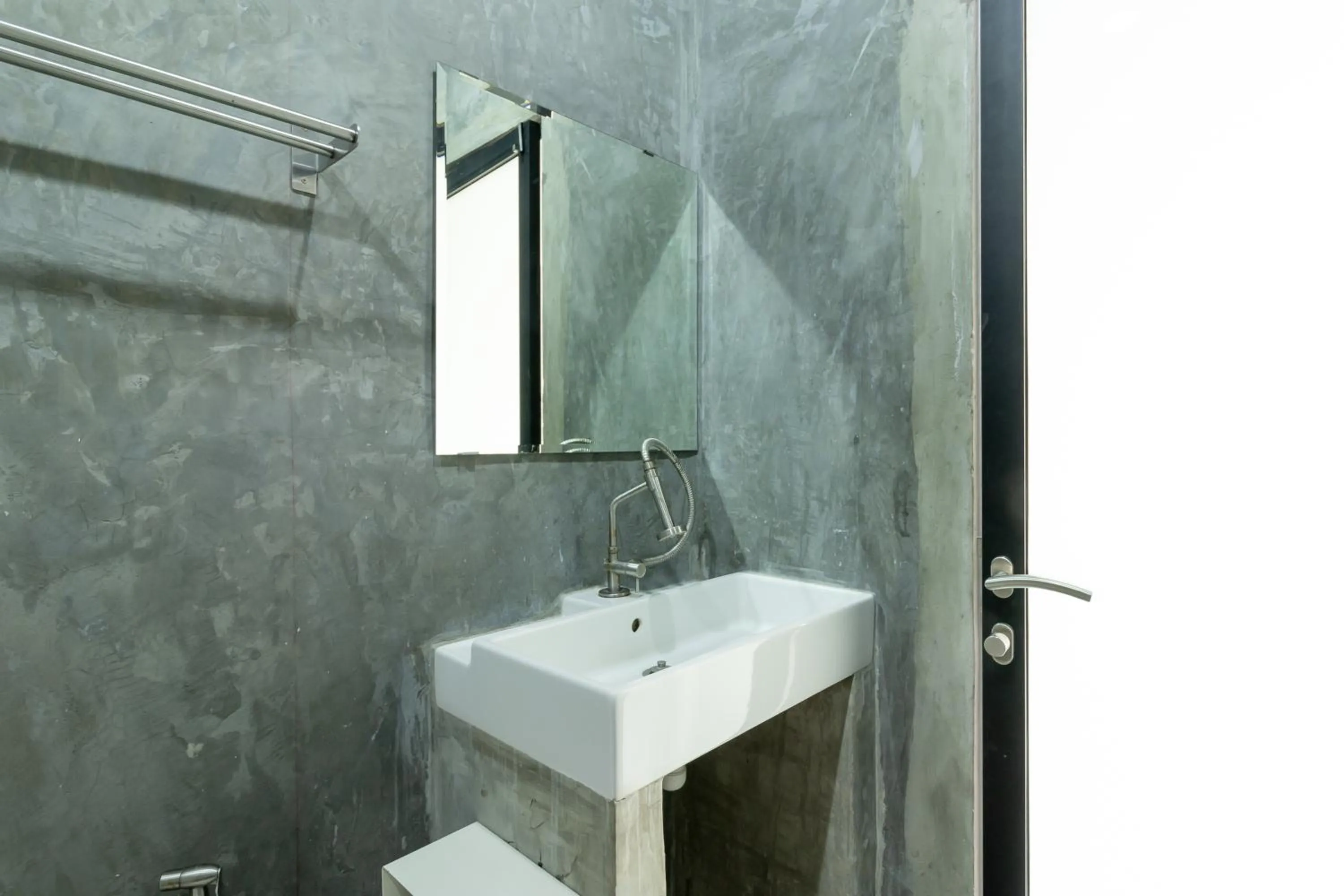 Bathroom in The Secret Service