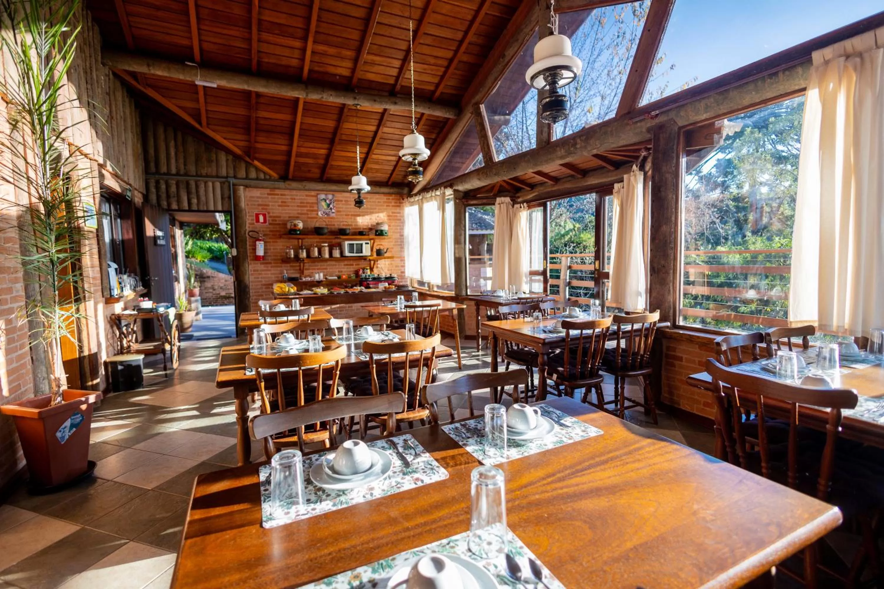 Restaurant/Places to Eat in Chalés 3 Pinheiros