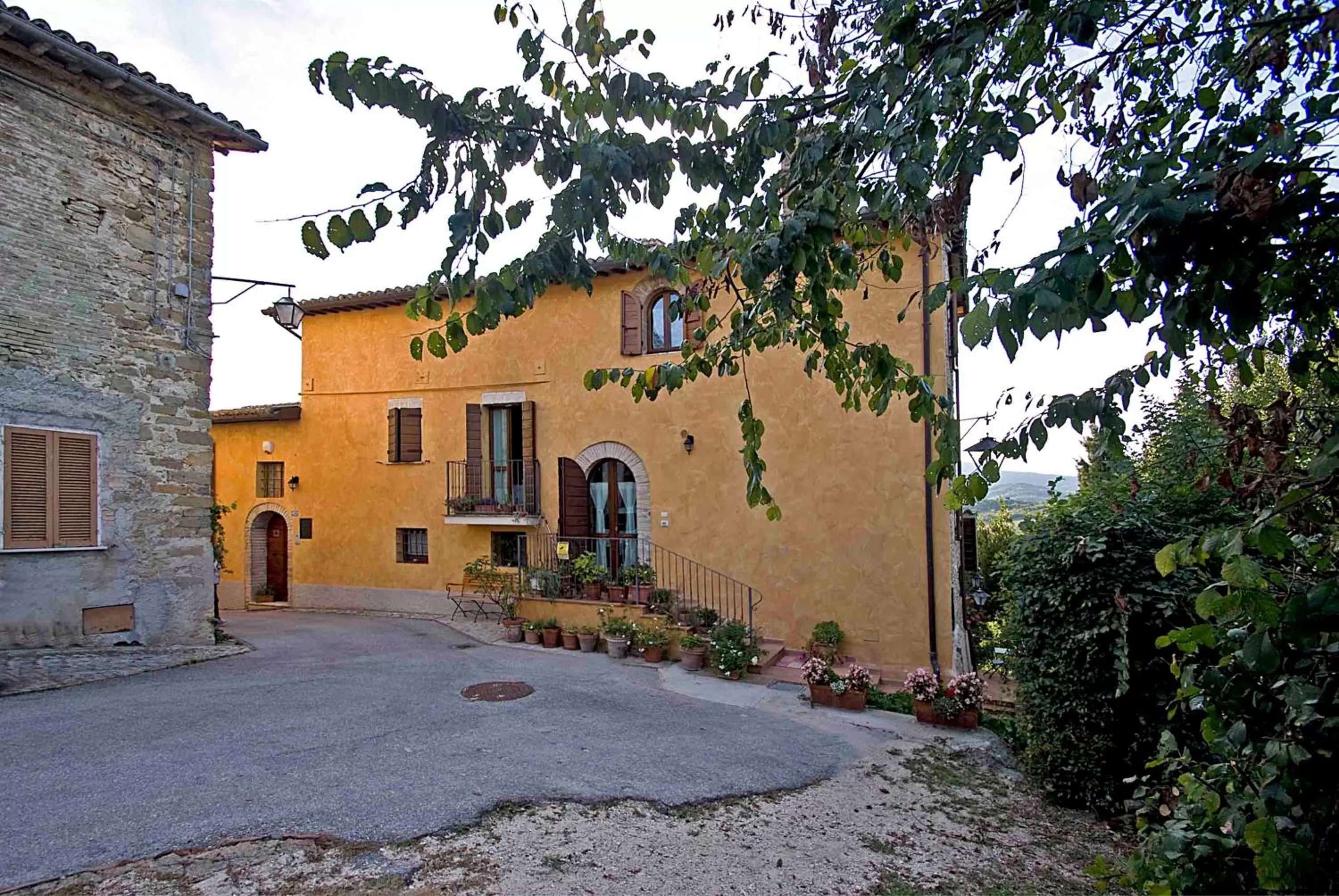 Facade/entrance, Property Building in Casale del Monsignore