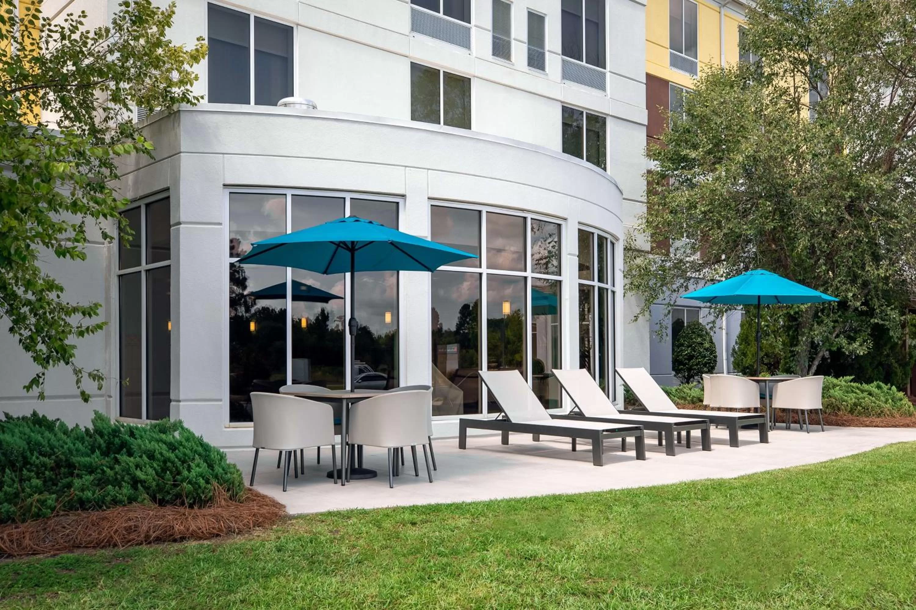 Patio in Hilton Garden Inn Tifton