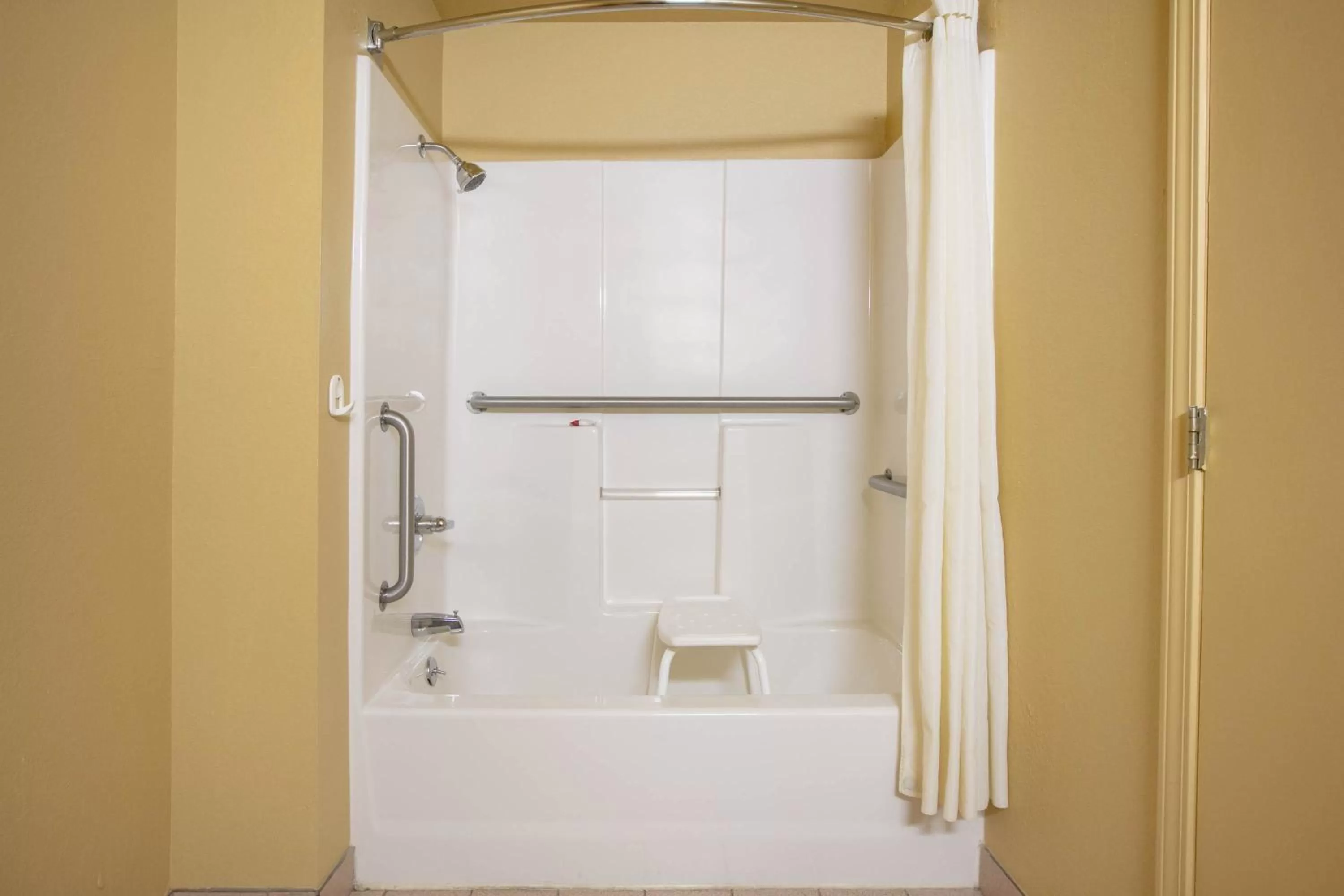 Shower in Super 8 by Wyndham Big Cabin/Vinita Area