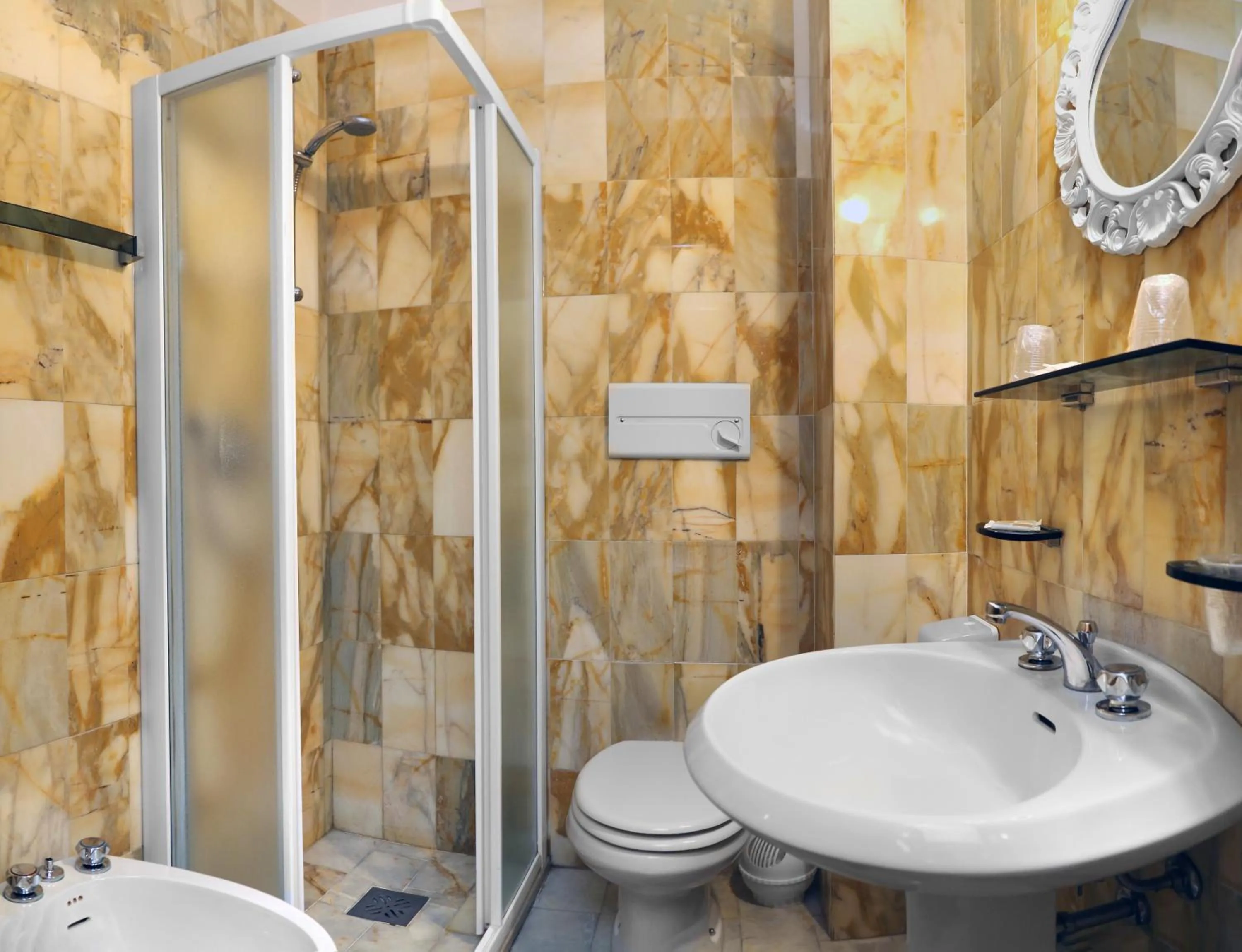 Bathroom in Hotel Andreis