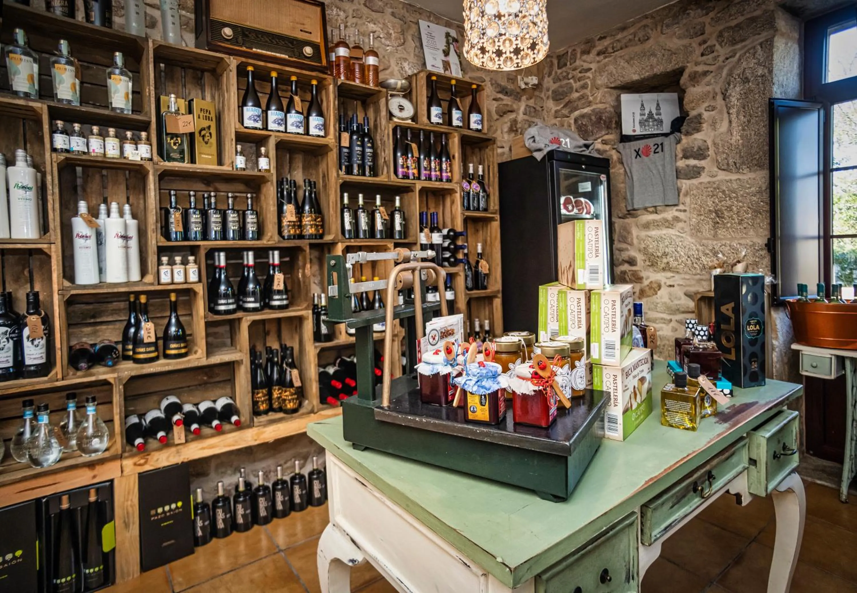 On-site shops in Ecocasa Lema II