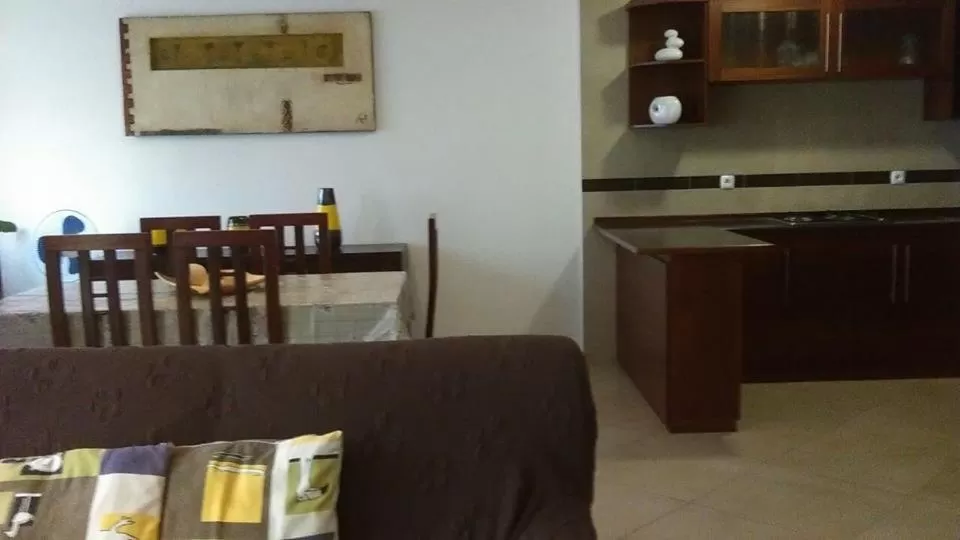 Restaurant/Places to Eat in Basic Hotel