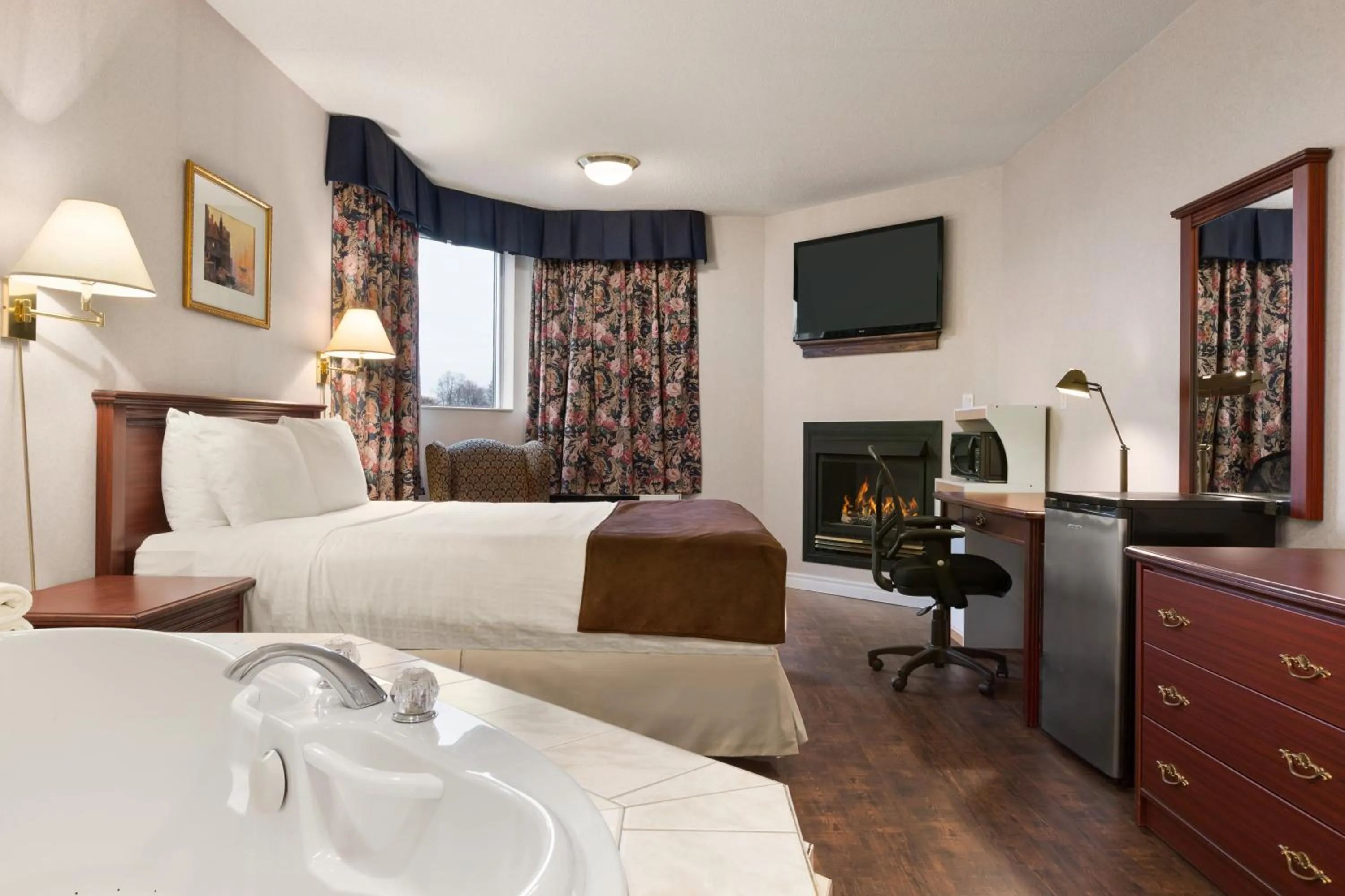 Photo of the whole room in Days Inn by Wyndham Brockville