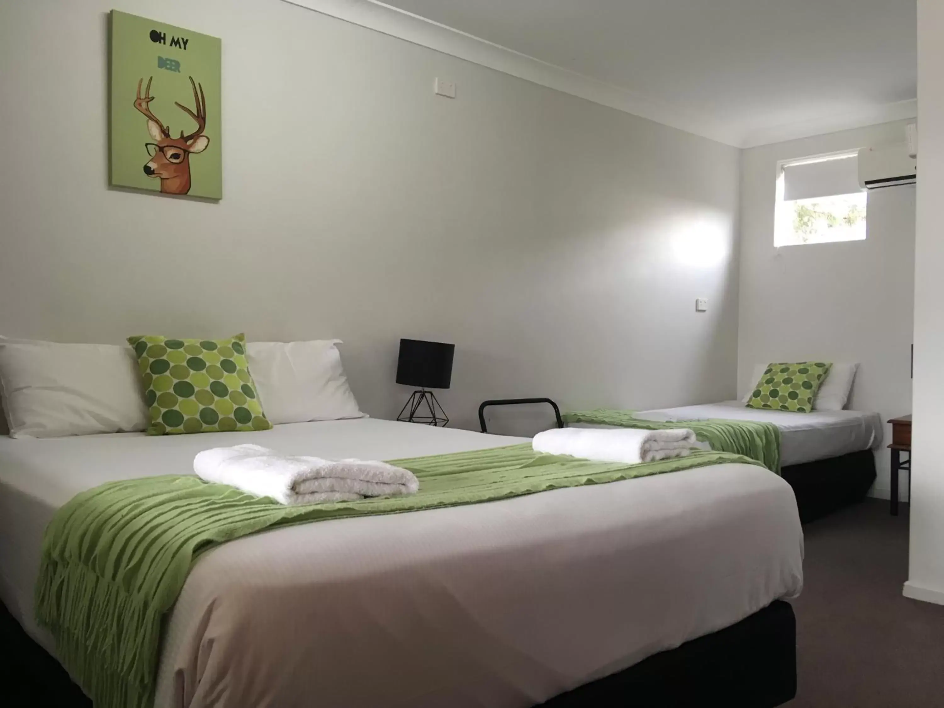Deluxe Triple Room in Econo Lodge Chaparral Motel Ballina Deluxe Triple Room in Econo Lodge Chaparral Motel Ballina