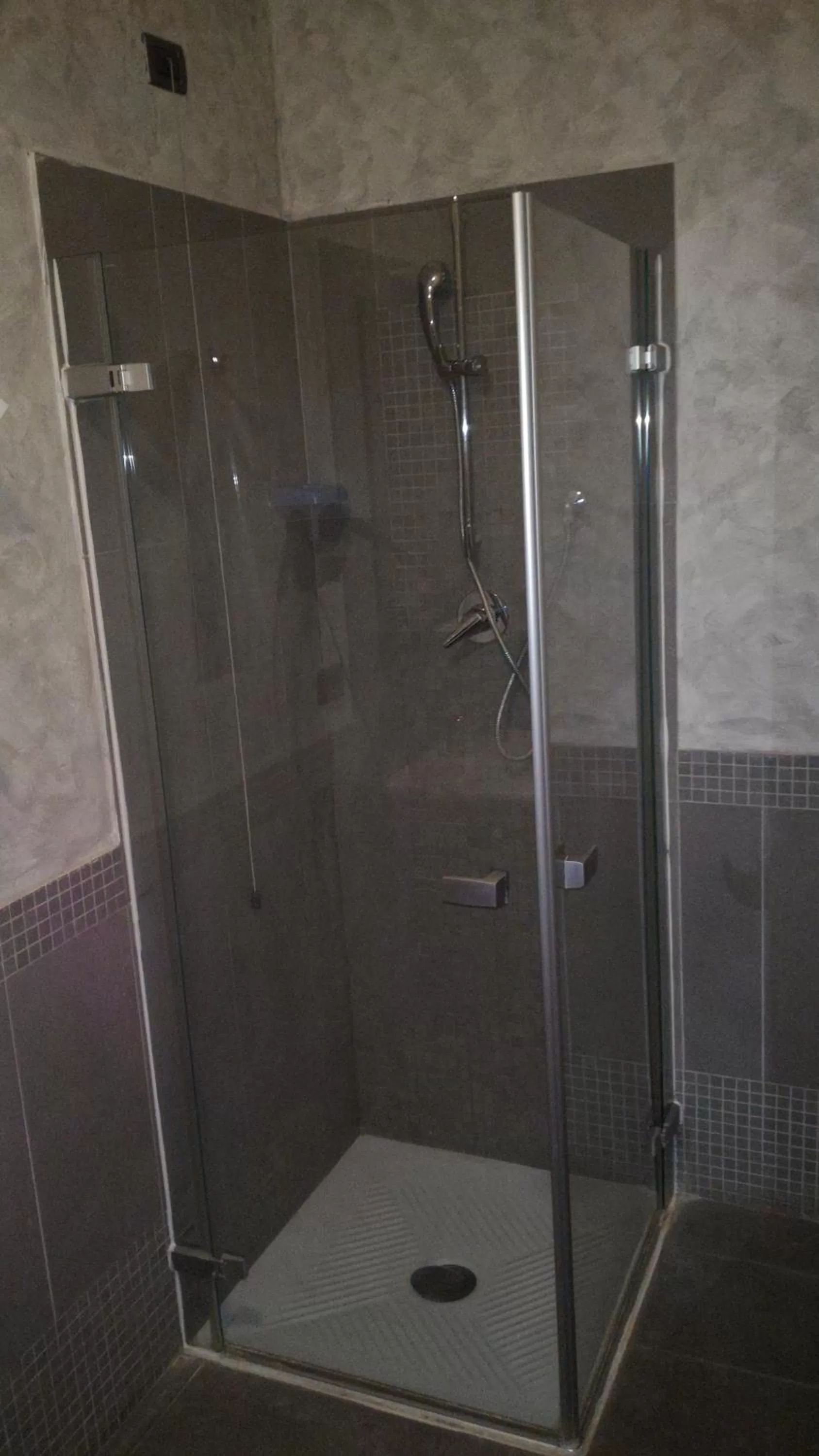 Shower in Hotel Lux