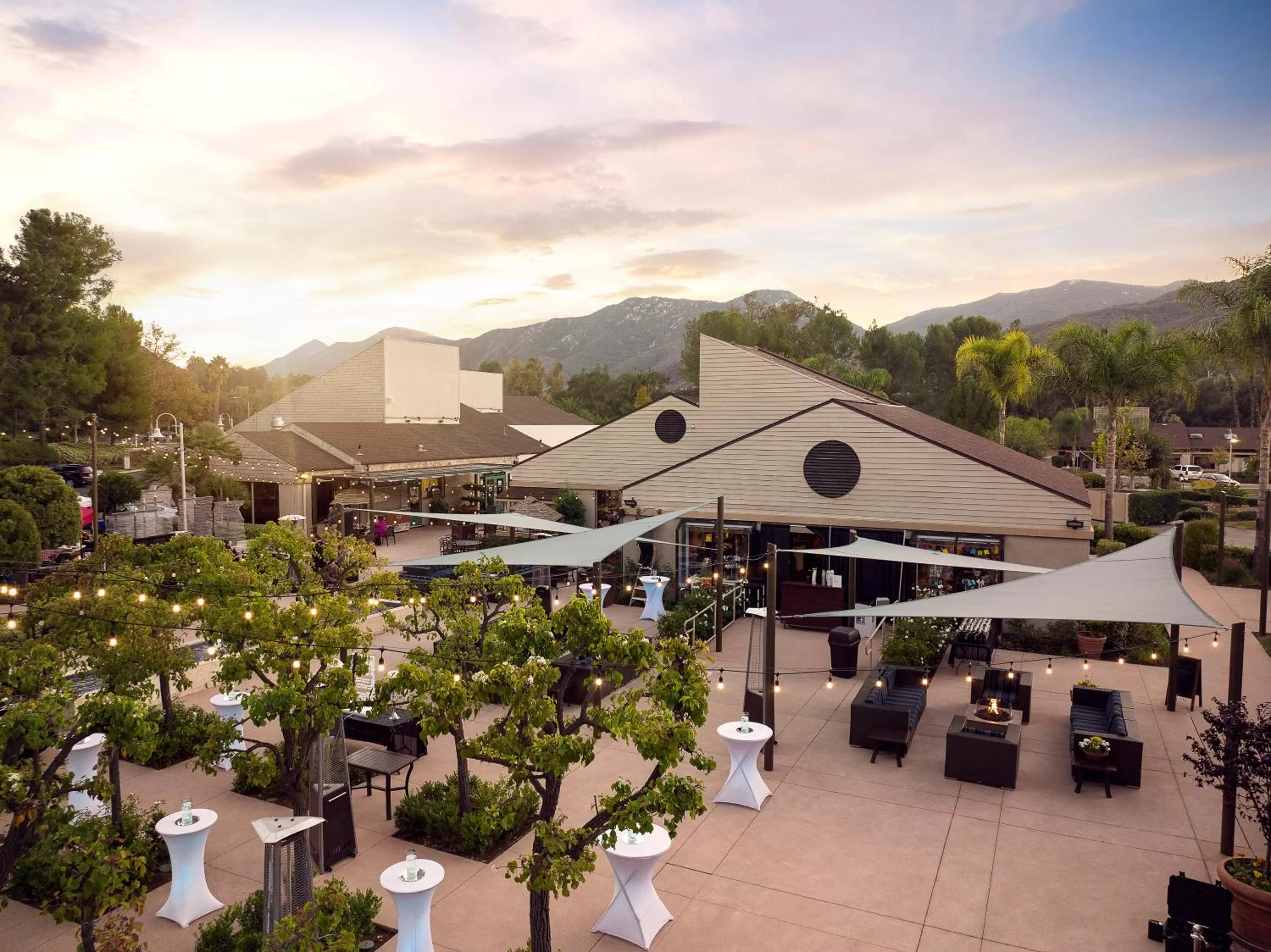 Facade/entrance in Hyatt Vacation Club at the Welk, San Diego