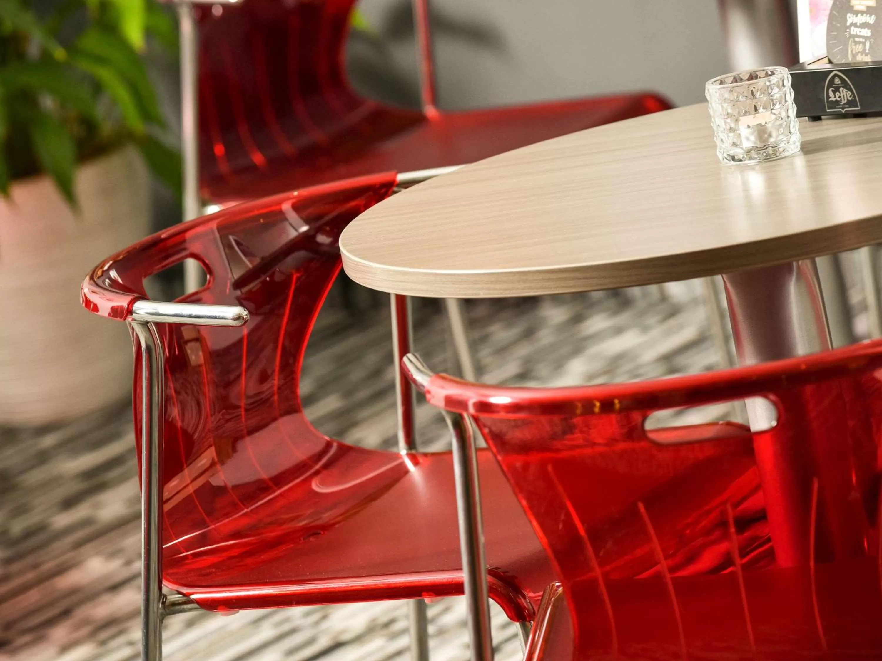 Restaurant/places to eat in ibis Charleroi Centre Gare