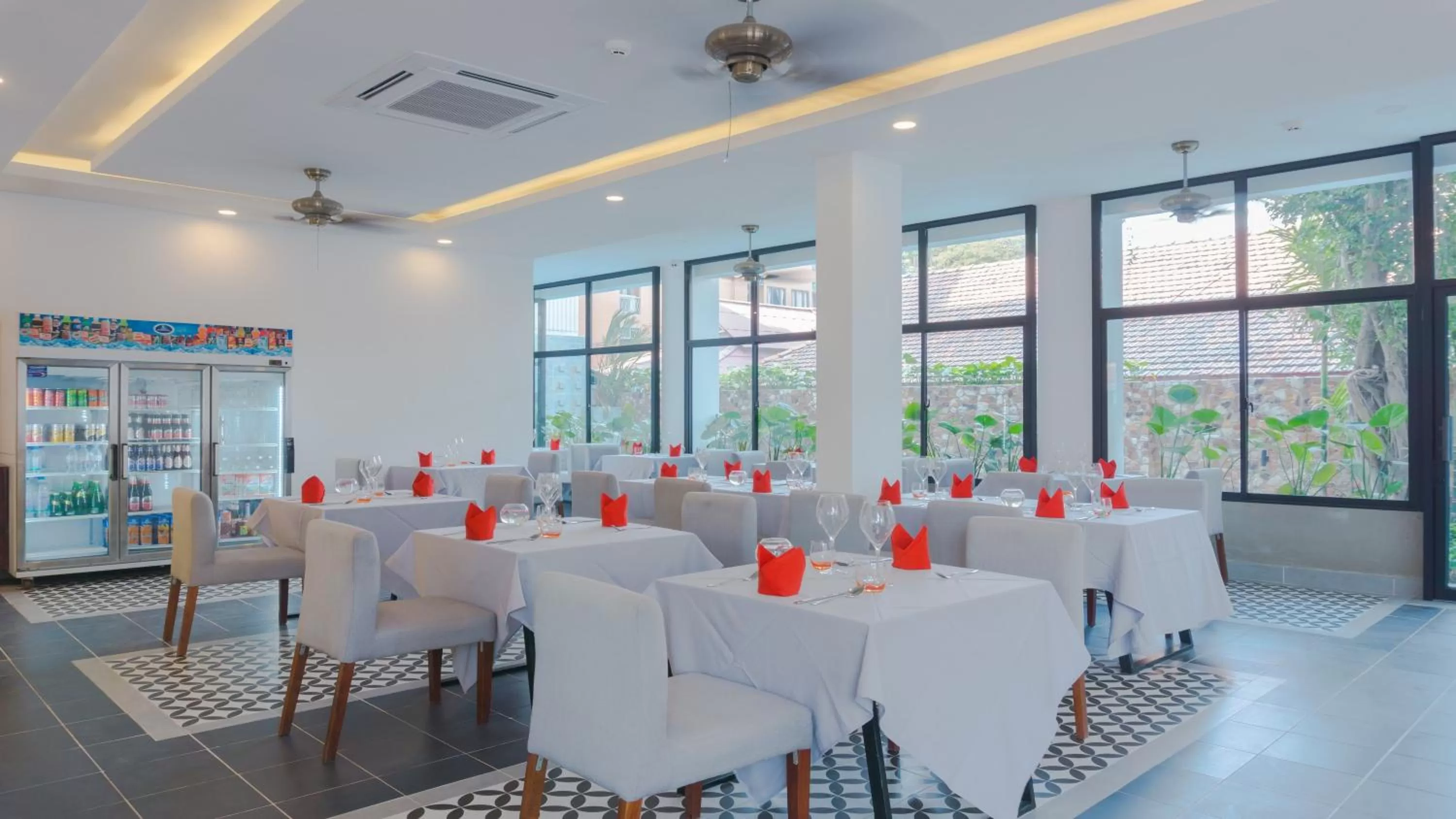 Restaurant/places to eat in Angkor Aurora