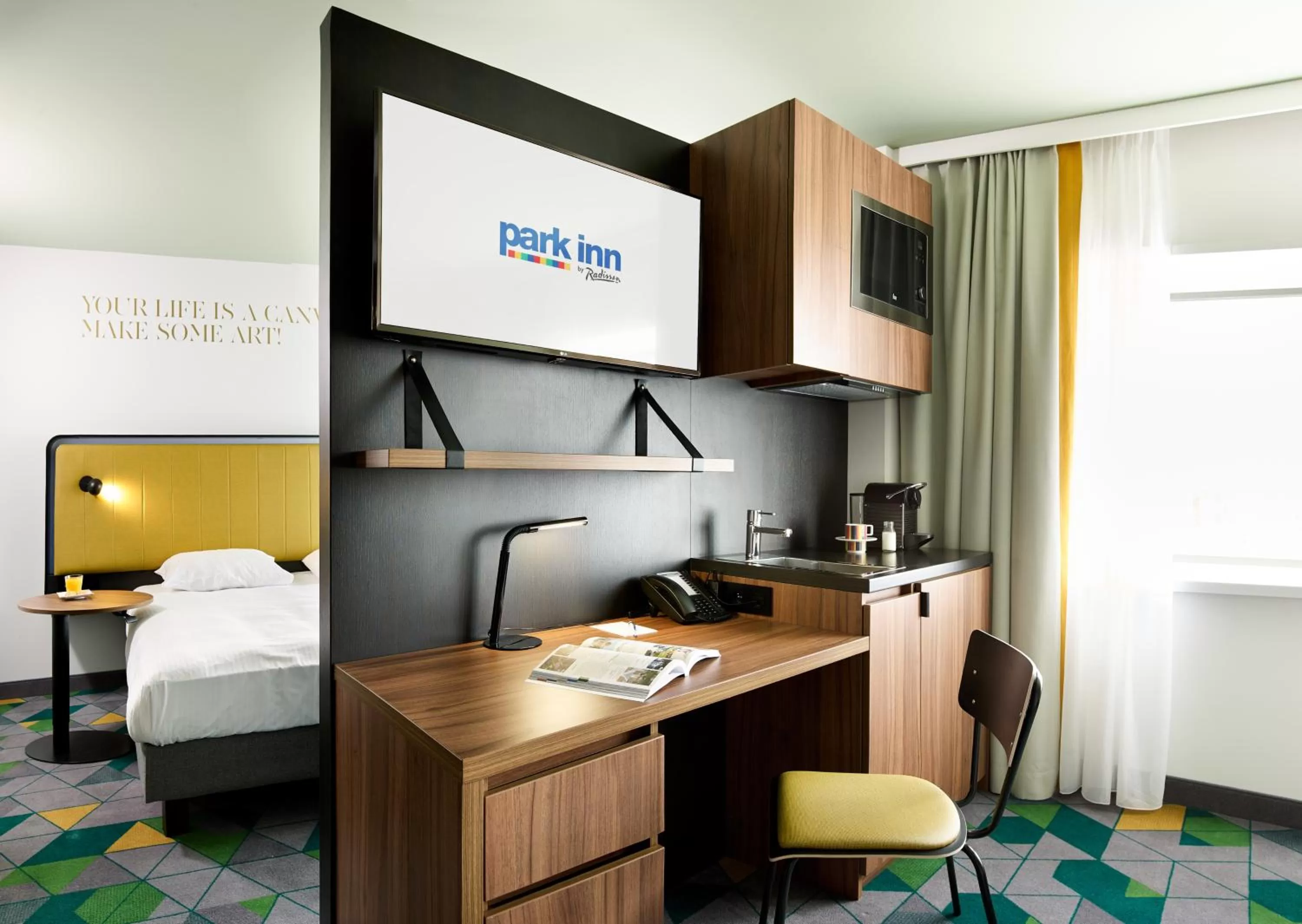 Bed in Park Inn By Radisson Hasselt
