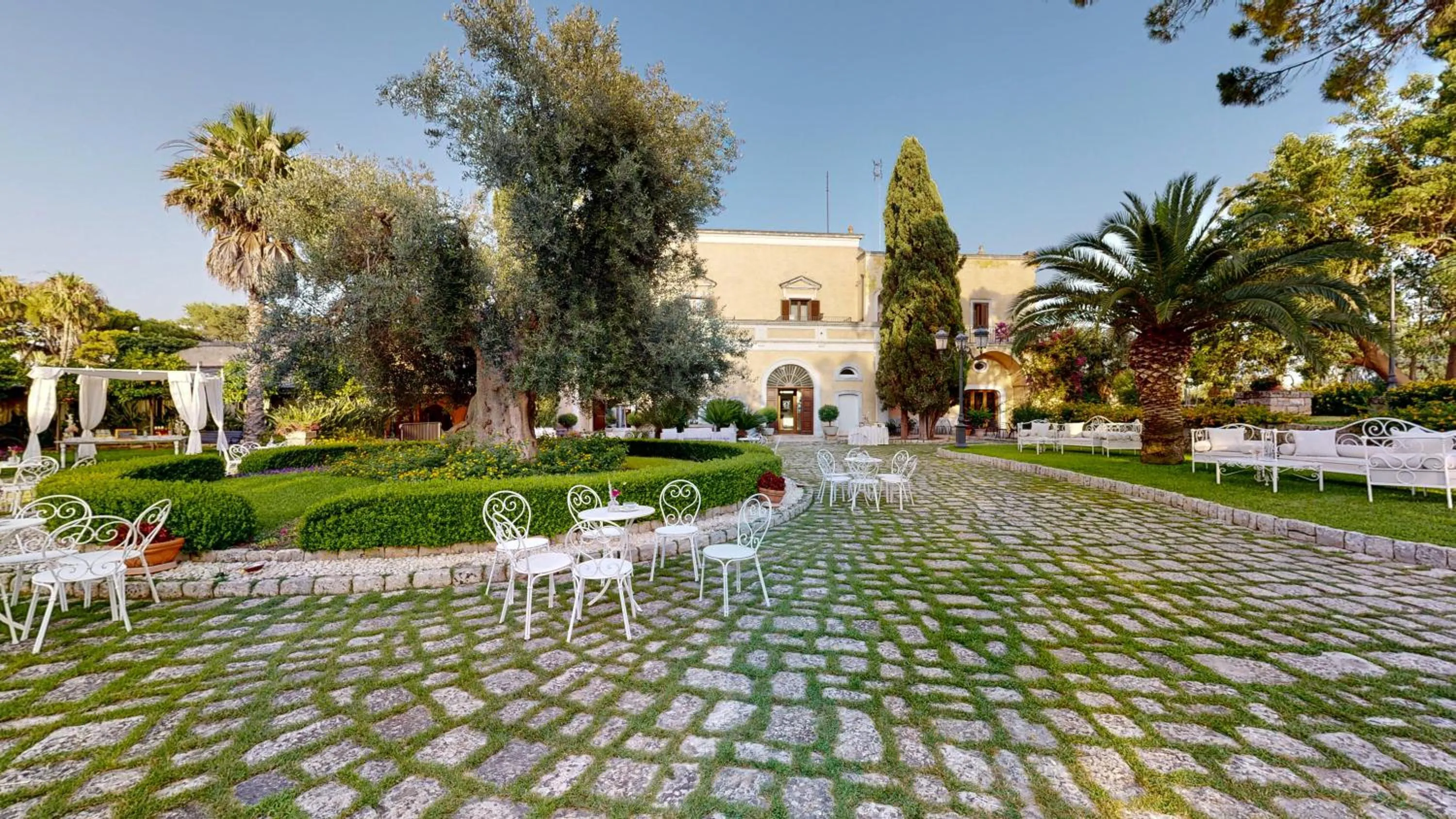 Property building in Relais Reggia Domizia