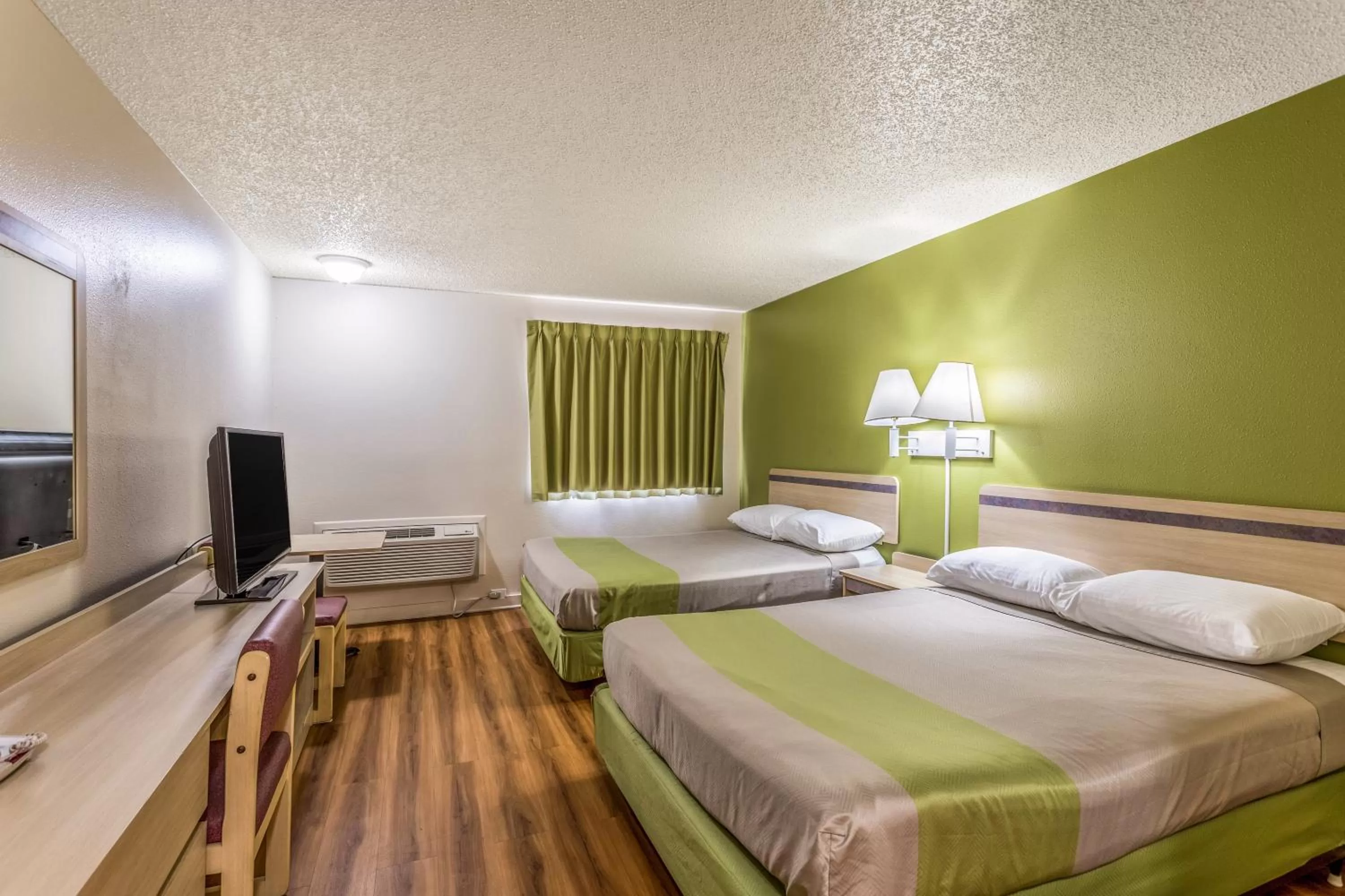 Bedroom, Bed in Motel 6-Great Falls, MT