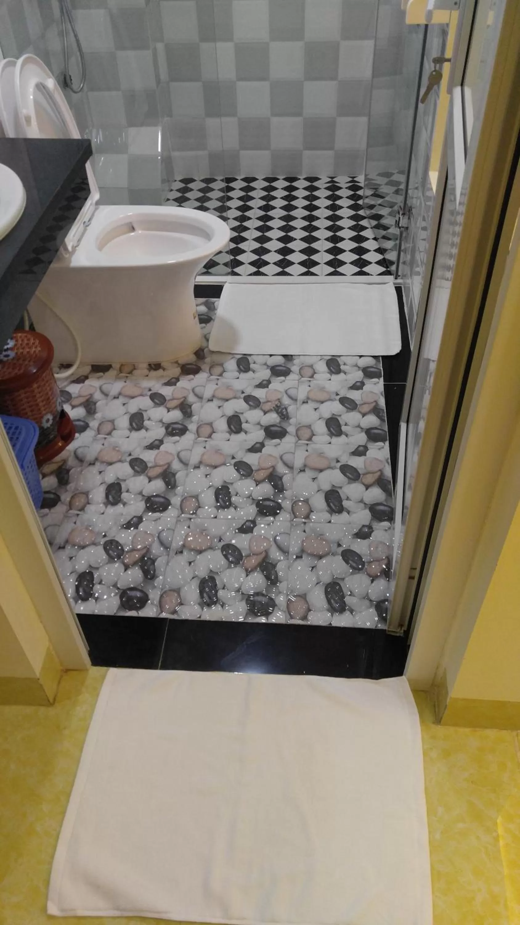 Bed in Friendly Home Hotel