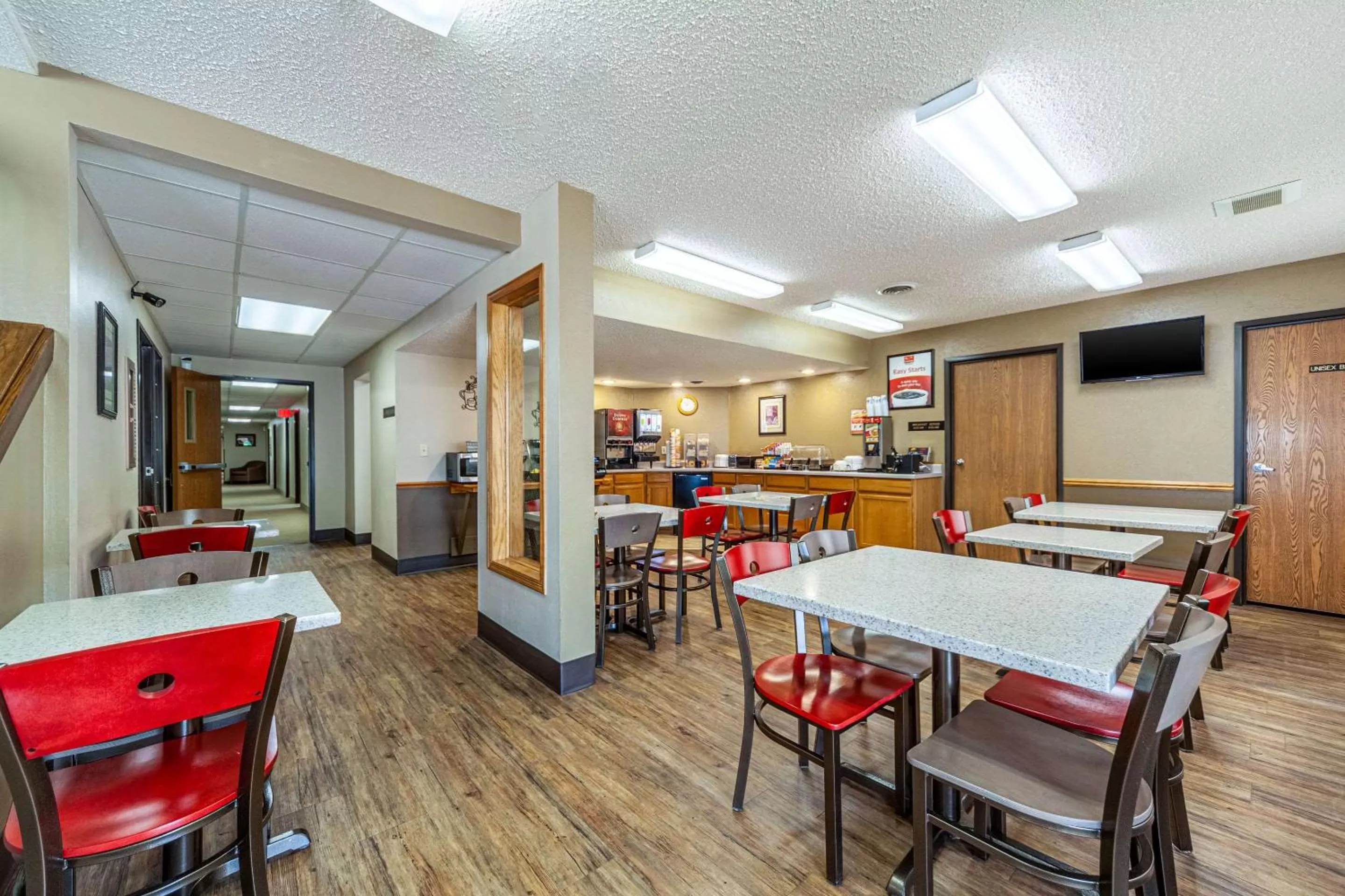 Restaurant/places to eat in Econo Lodge