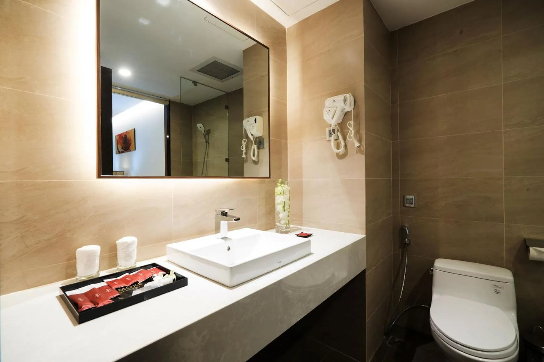 Toilet in LeMore Hotel Nha Trang