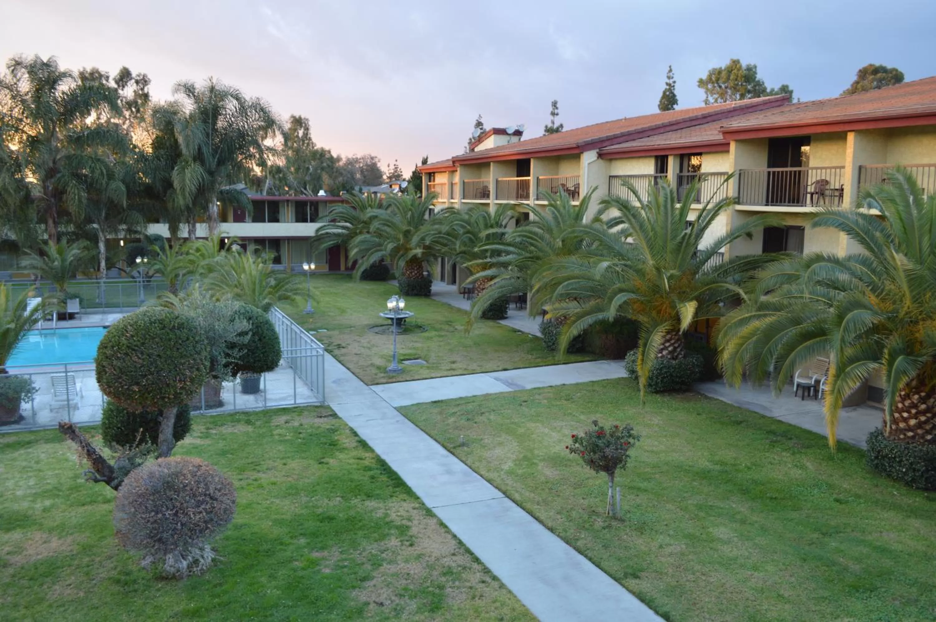 Patio in Ontario Airport Inn