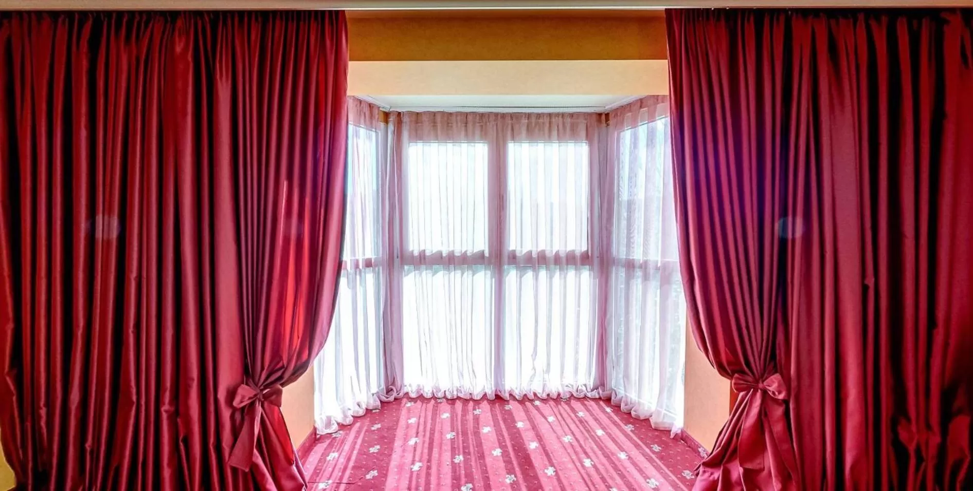 Bed in Troyan Plaza Hotel