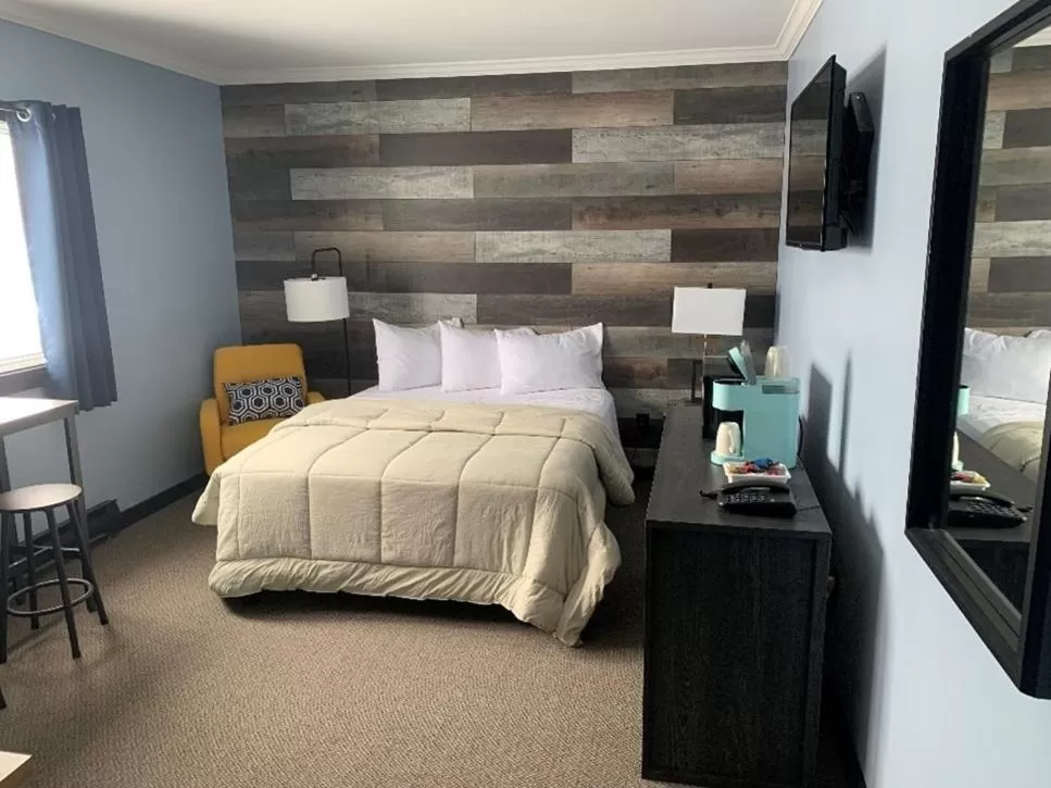 Queen Studio in Acadian Hotel