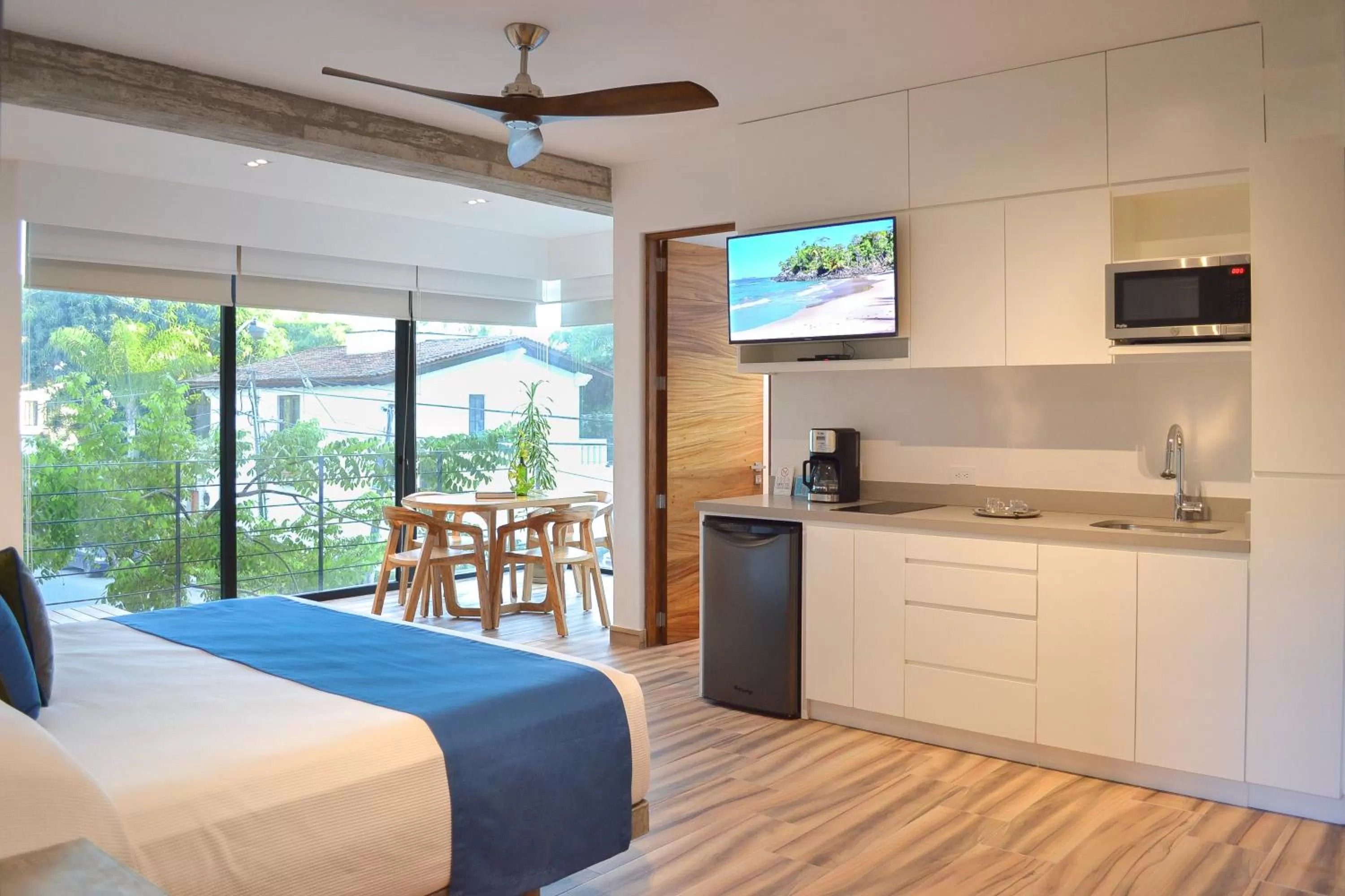 Kitchen or kitchenette, Bed in Nereidas Lofts