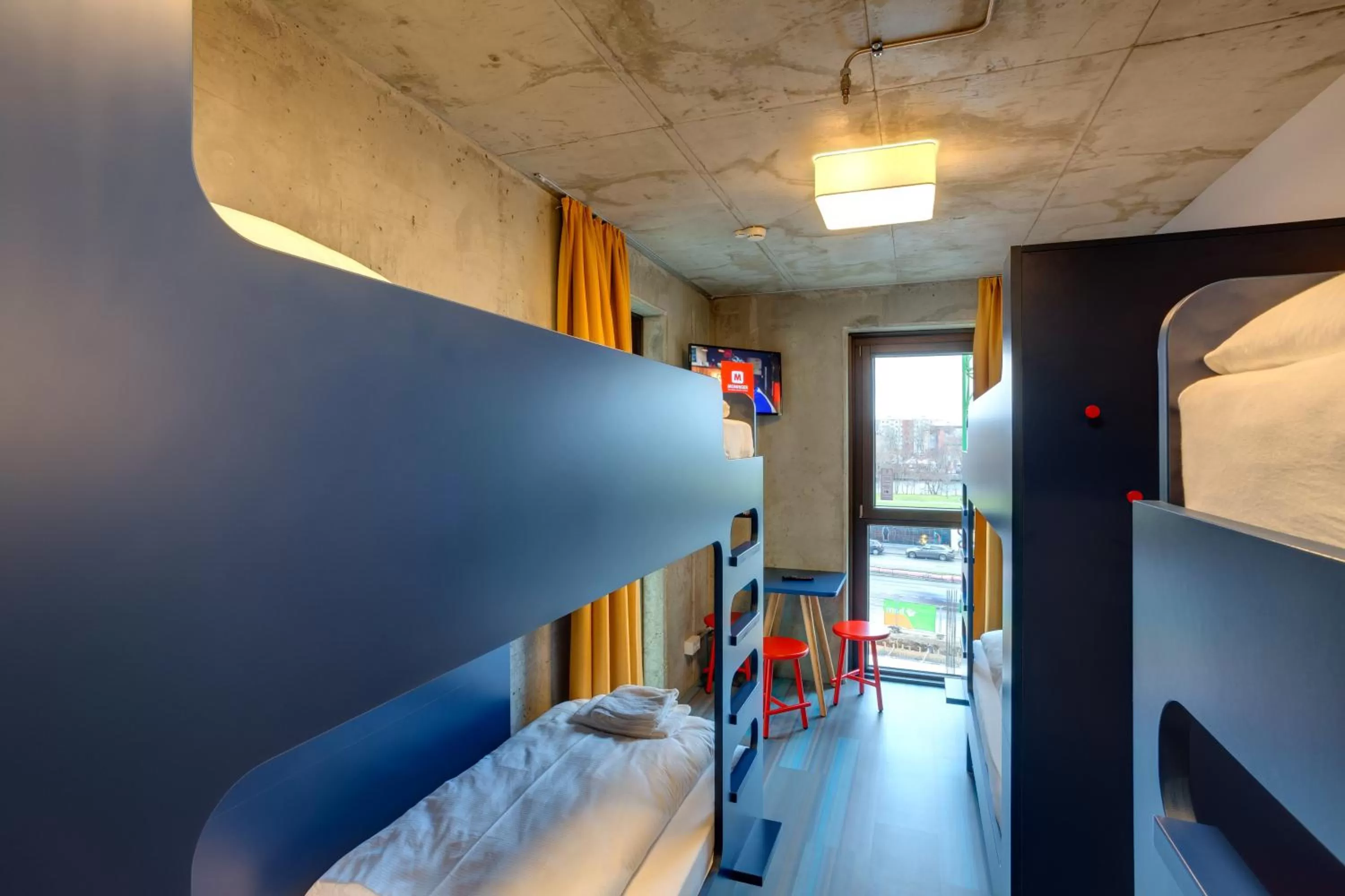 Photo of the whole room, Bed in MEININGER Hotel Berlin East Side Gallery