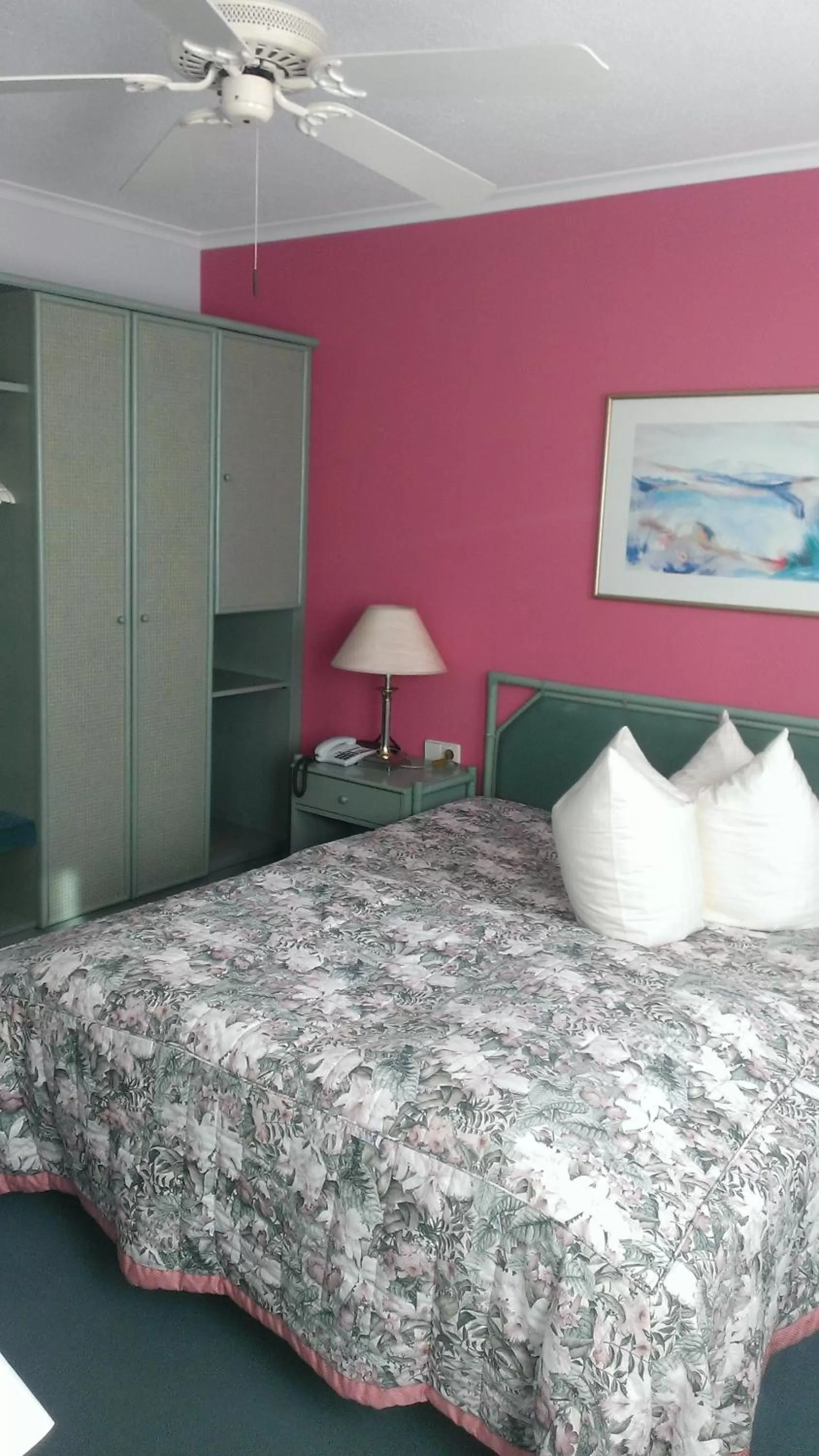 Bed in Hotel-Restaurant Schwanen