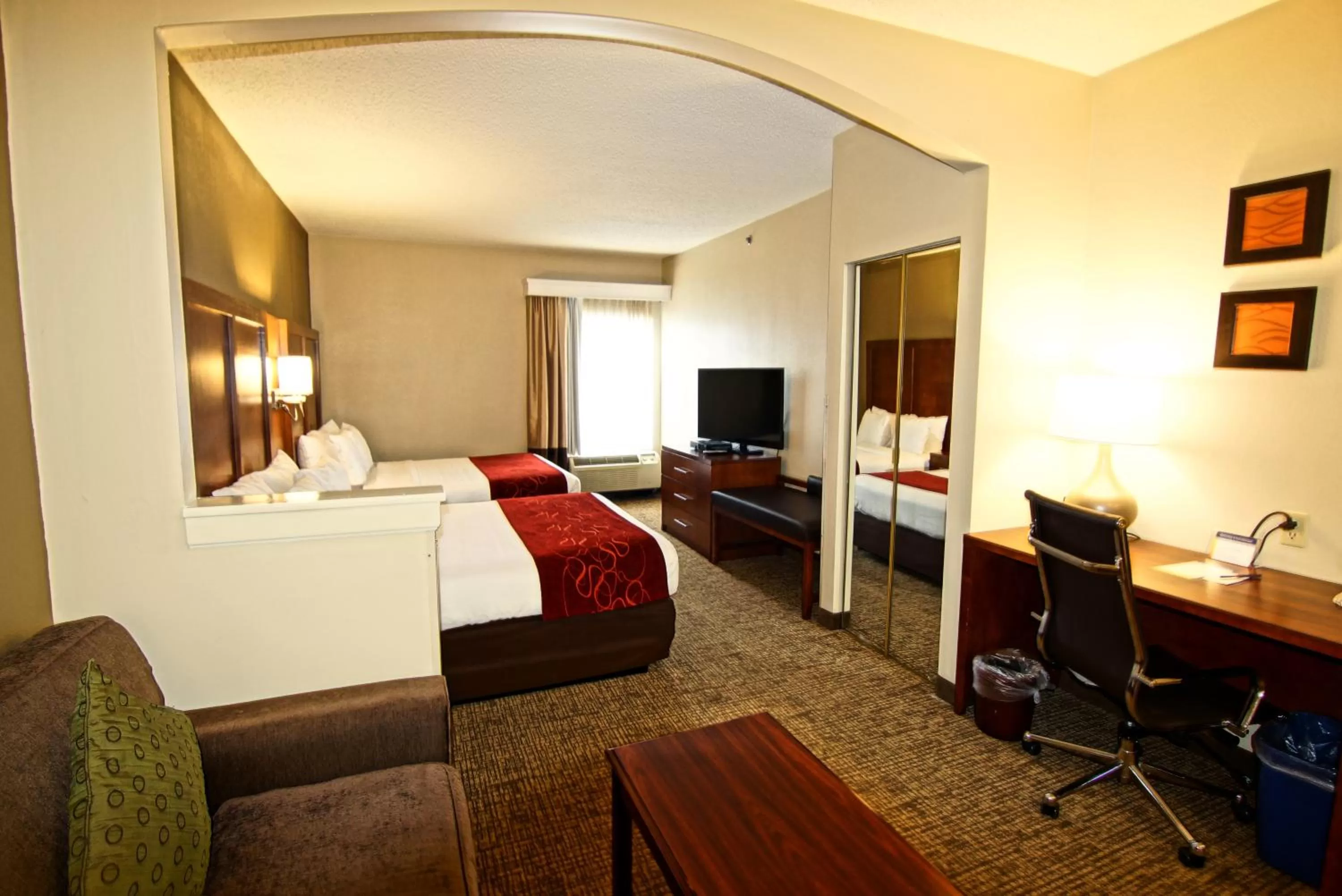 Bed in Comfort Suites Near University