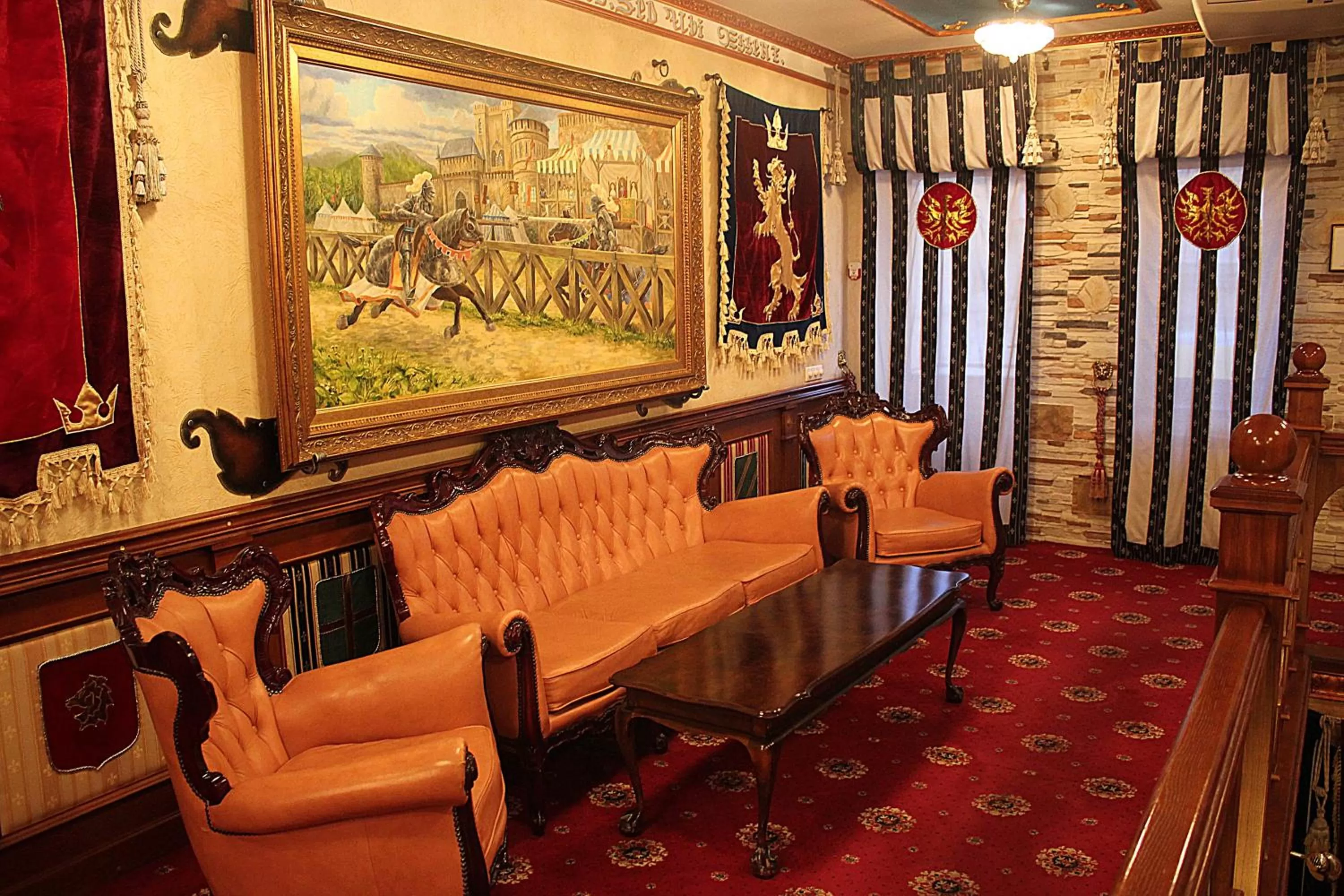 Communal lounge/ TV room, Restaurant/Places to Eat in Kamelot