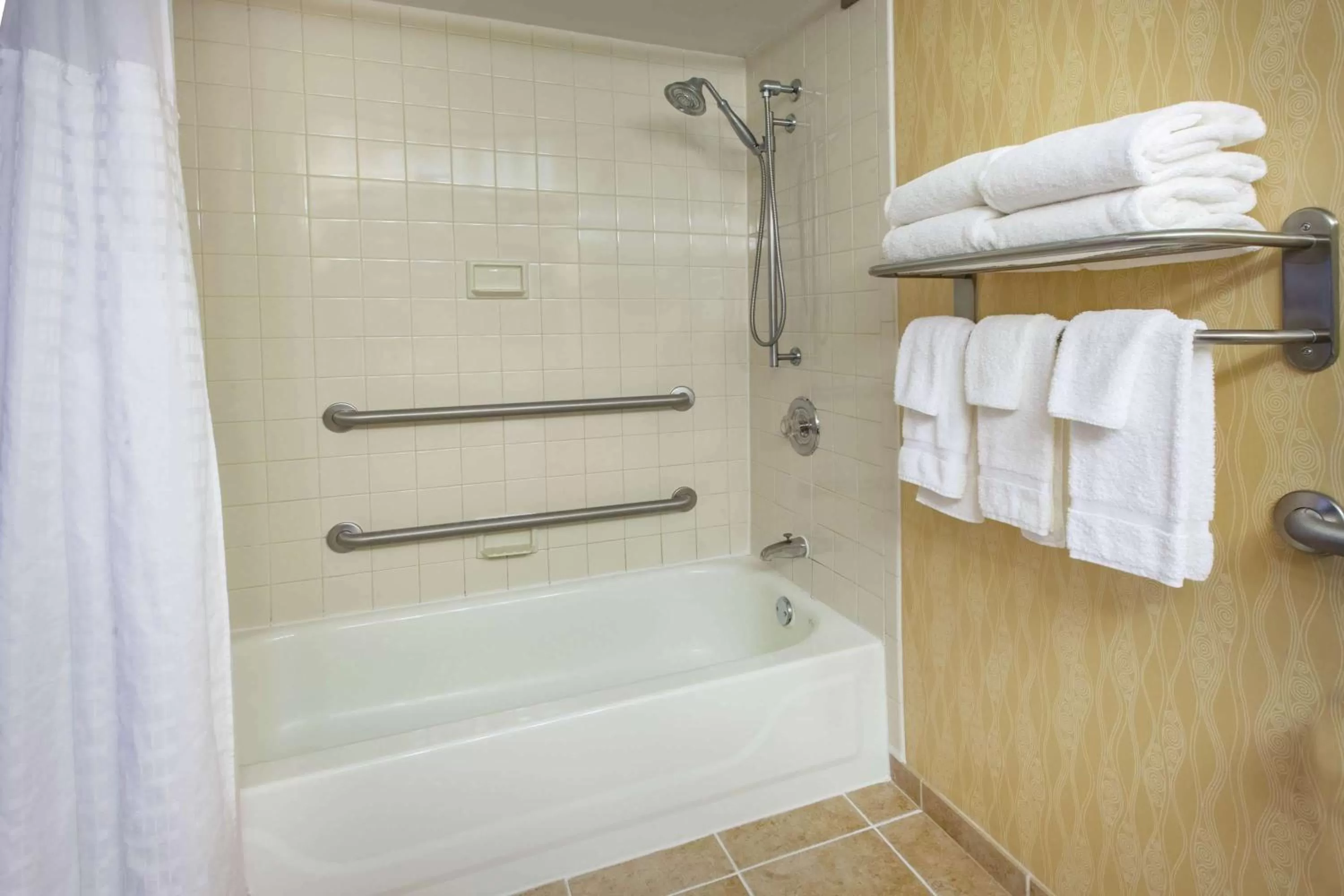 Photo of the whole room in Baymont by Wyndham Harrisburg