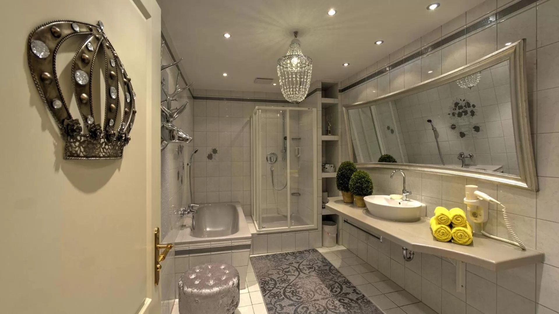 Shower, Bathroom in Boutique Hotel POST ANDECHS