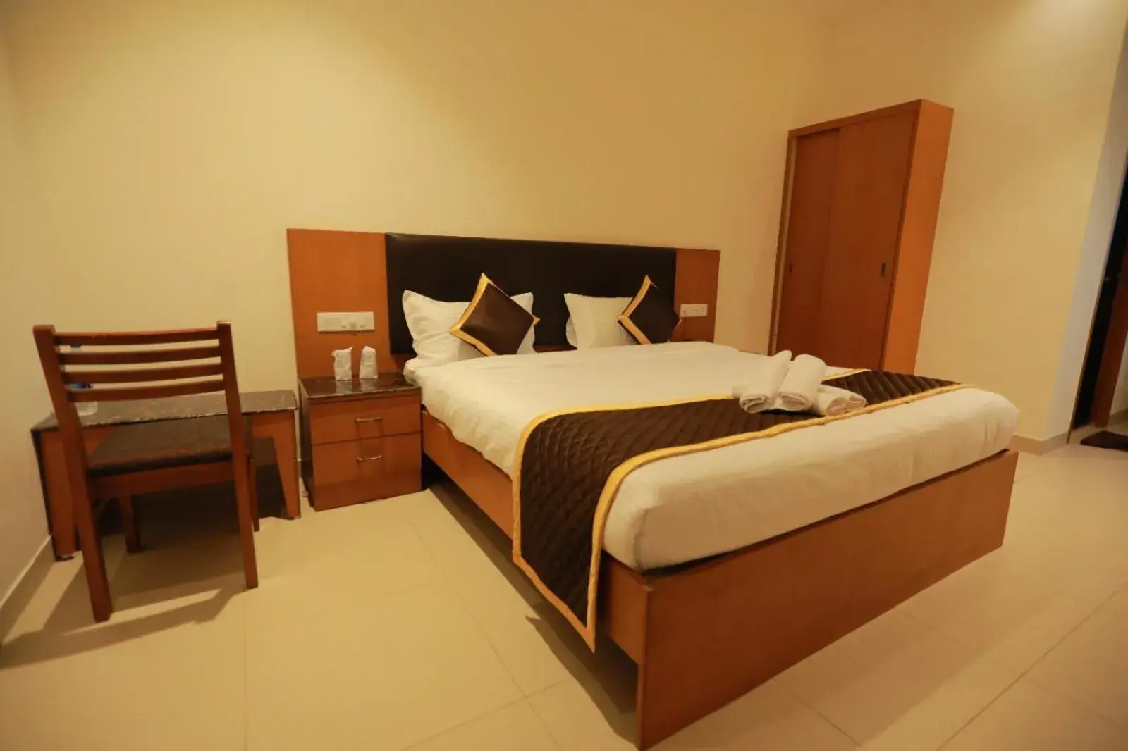 Deluxe Double Room in Hotel Ashok Palace Deluxe Double Room in Hotel Ashok Palace