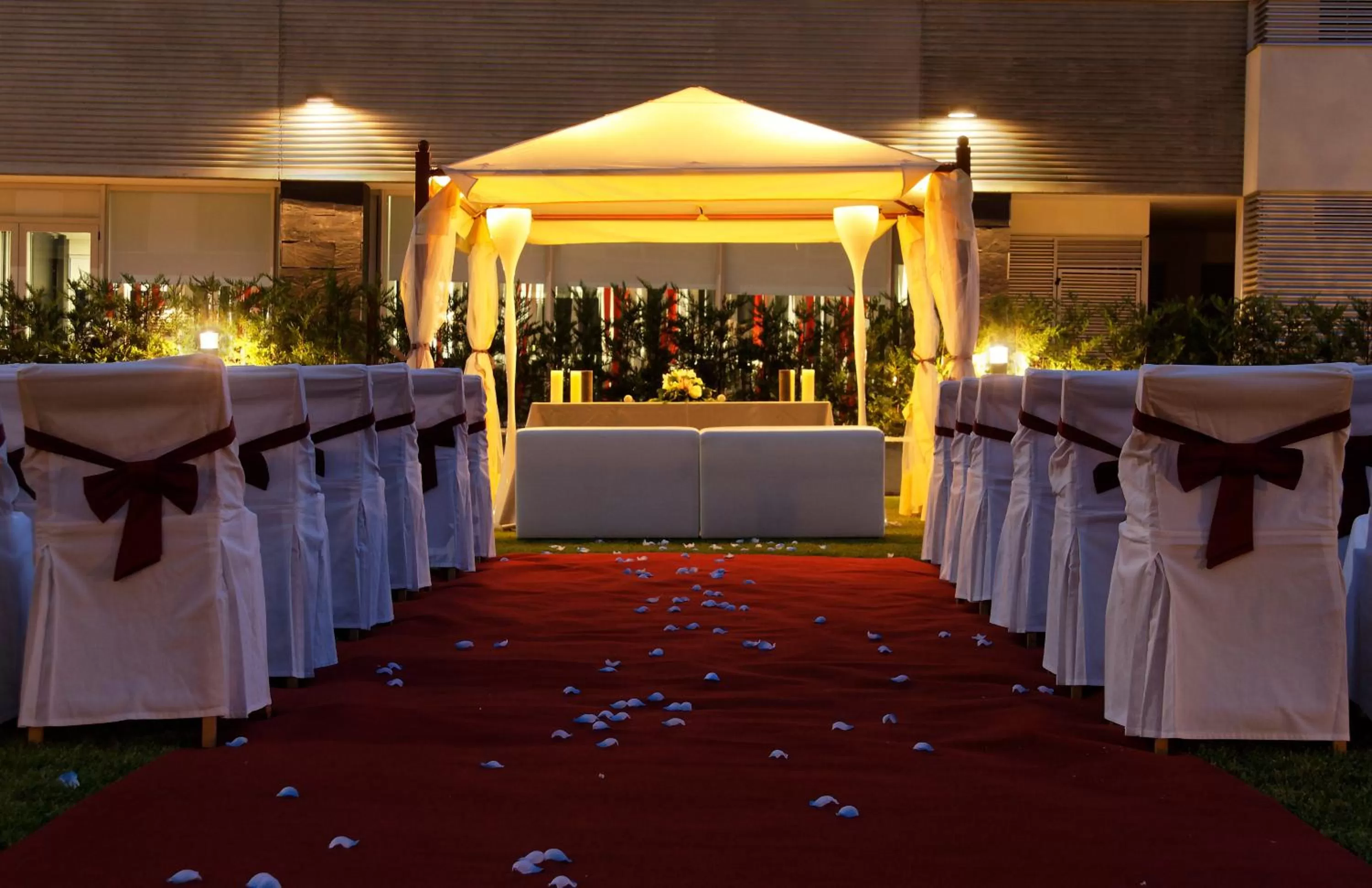 Business facilities in Axor Feria